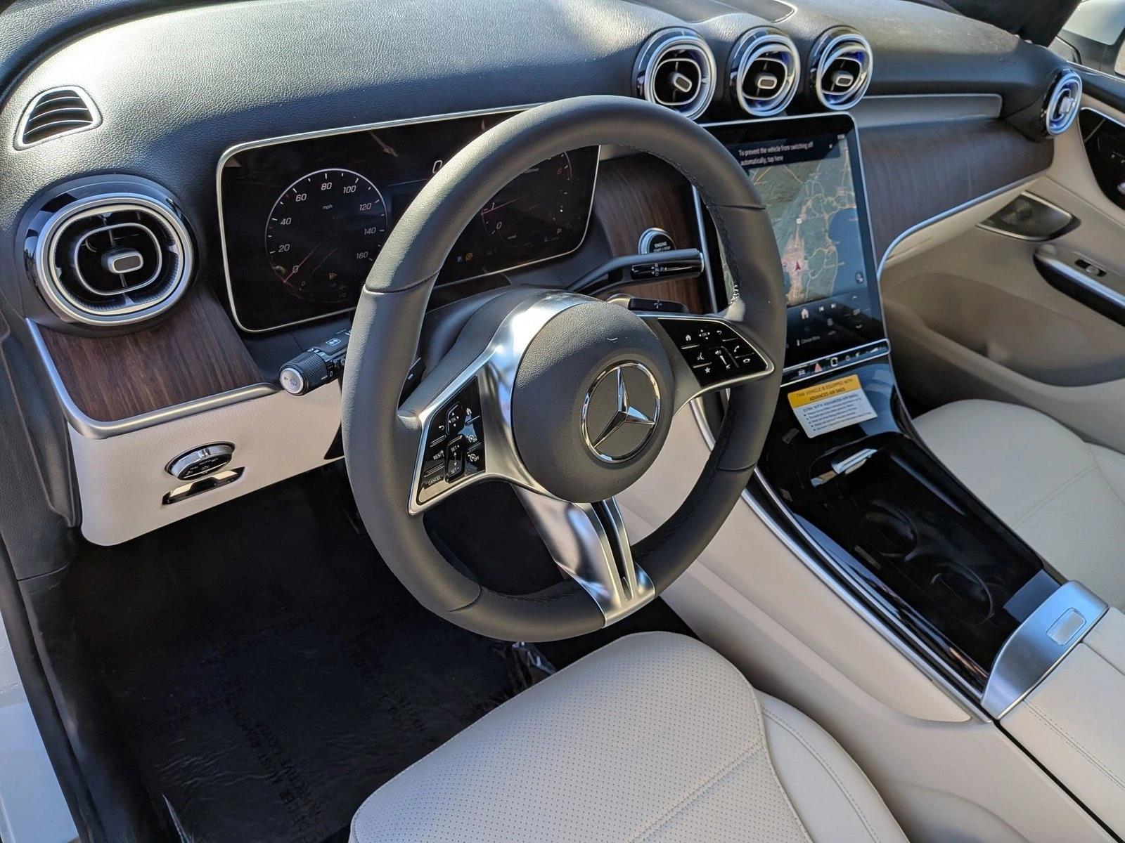 2025 Mercedes Benz GLC 300 4MATIC photo 2