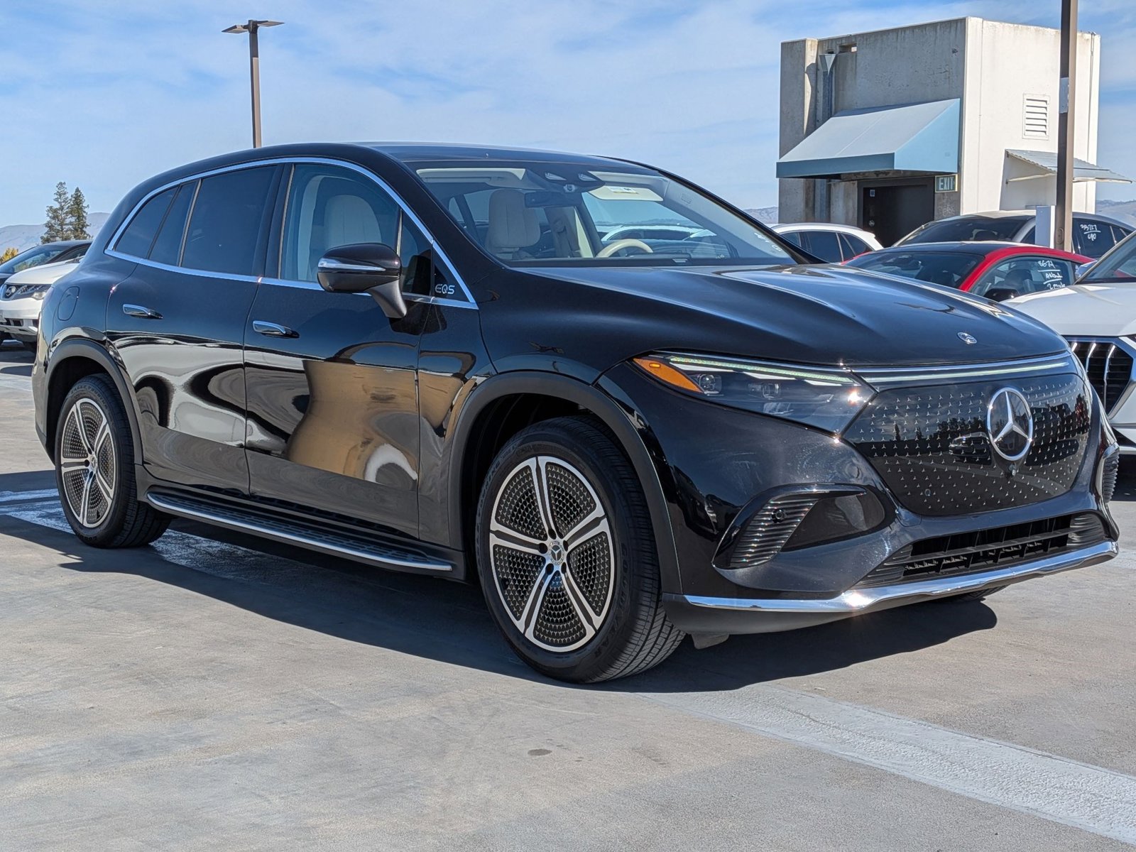 2023 Mercedes Benz EQS-Class SUV photo 3