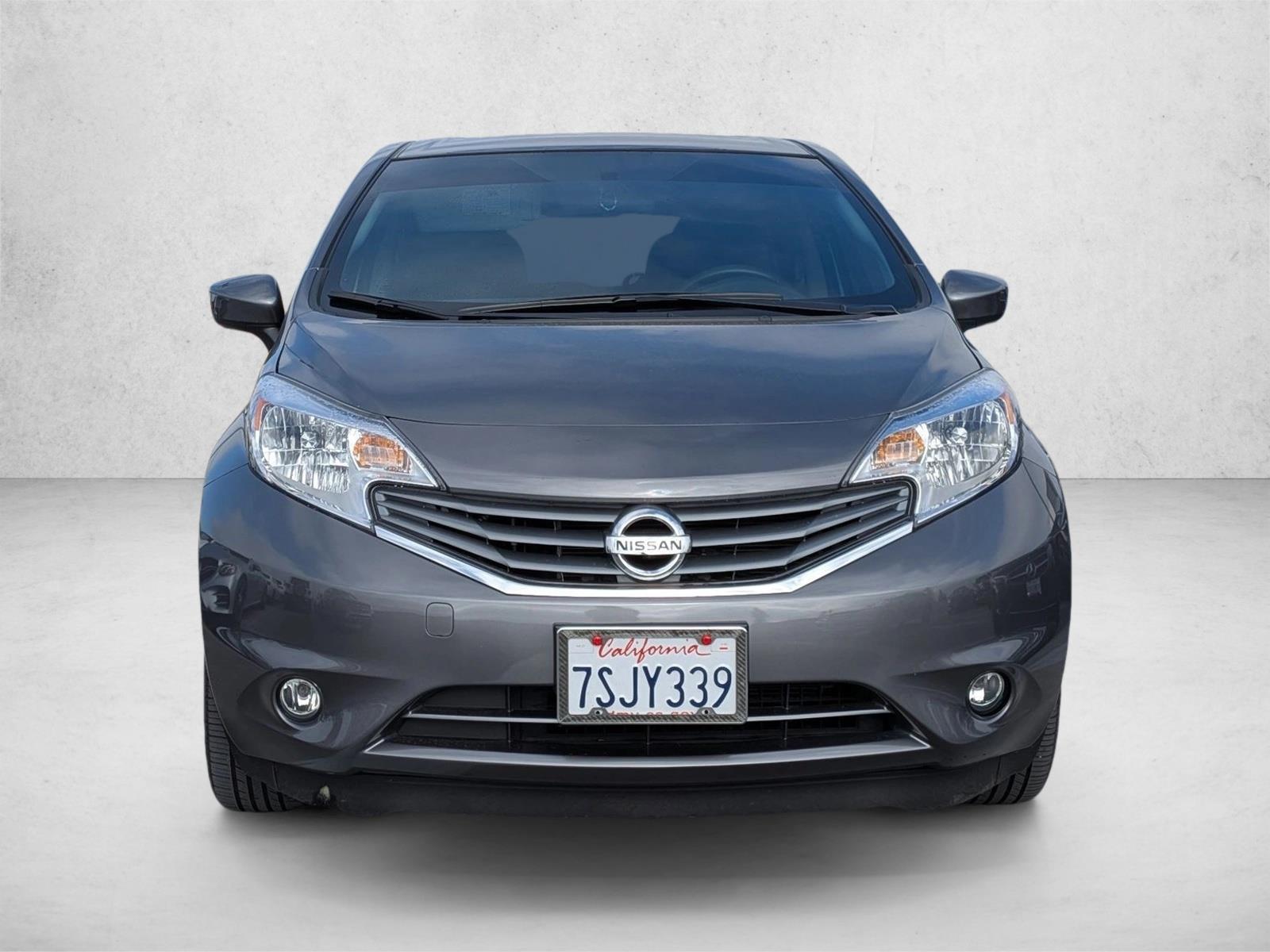 2016 Nissan Versa SL photo 2