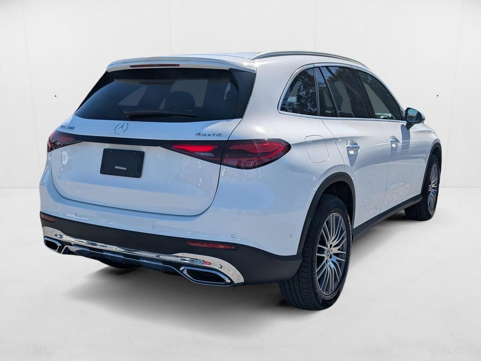 2025 Mercedes Benz GLC 300 4MATIC photo 2