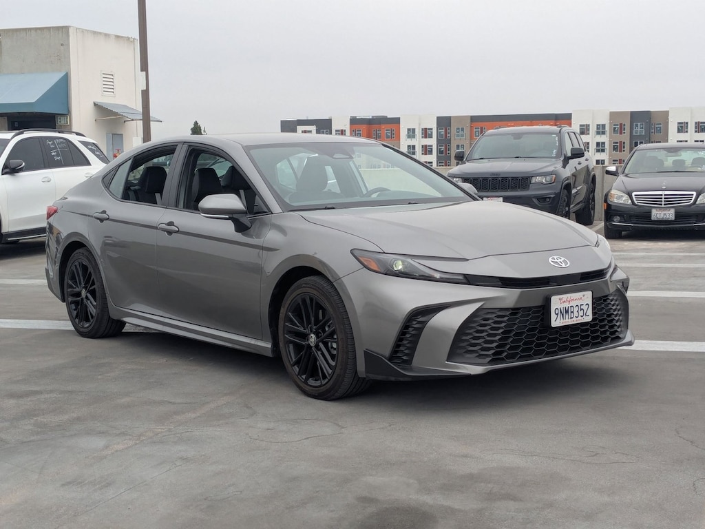 Used 2025 Toyota Camry SE Sedan