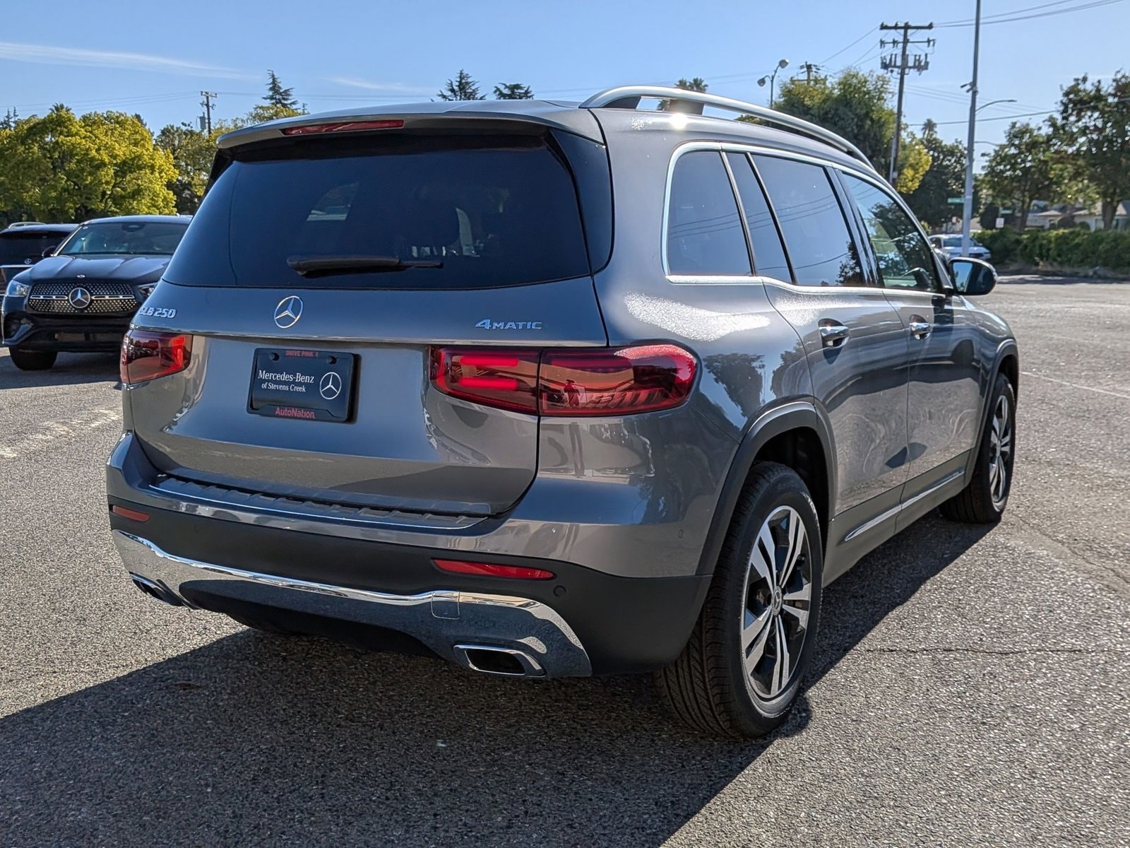 2026 Mercedes-Benz GLB 4MATIC photo 2