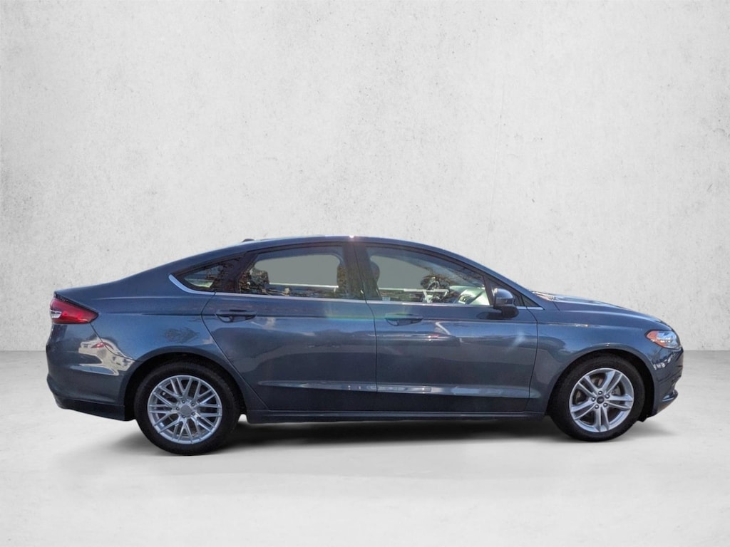 Used 2018 Ford Fusion SE Sedan