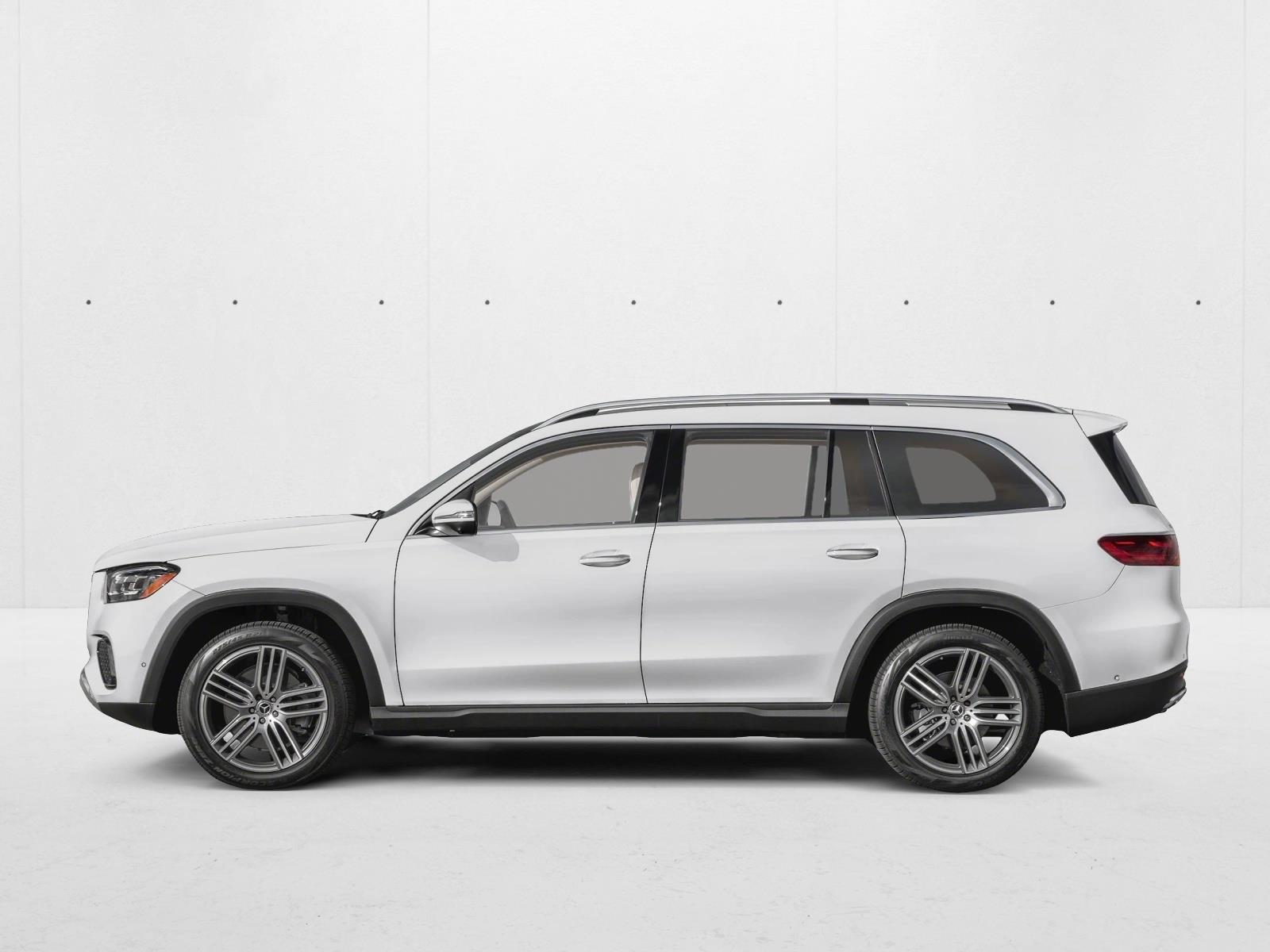 2026 Mercedes Benz GLS 450 4MATIC photo 3