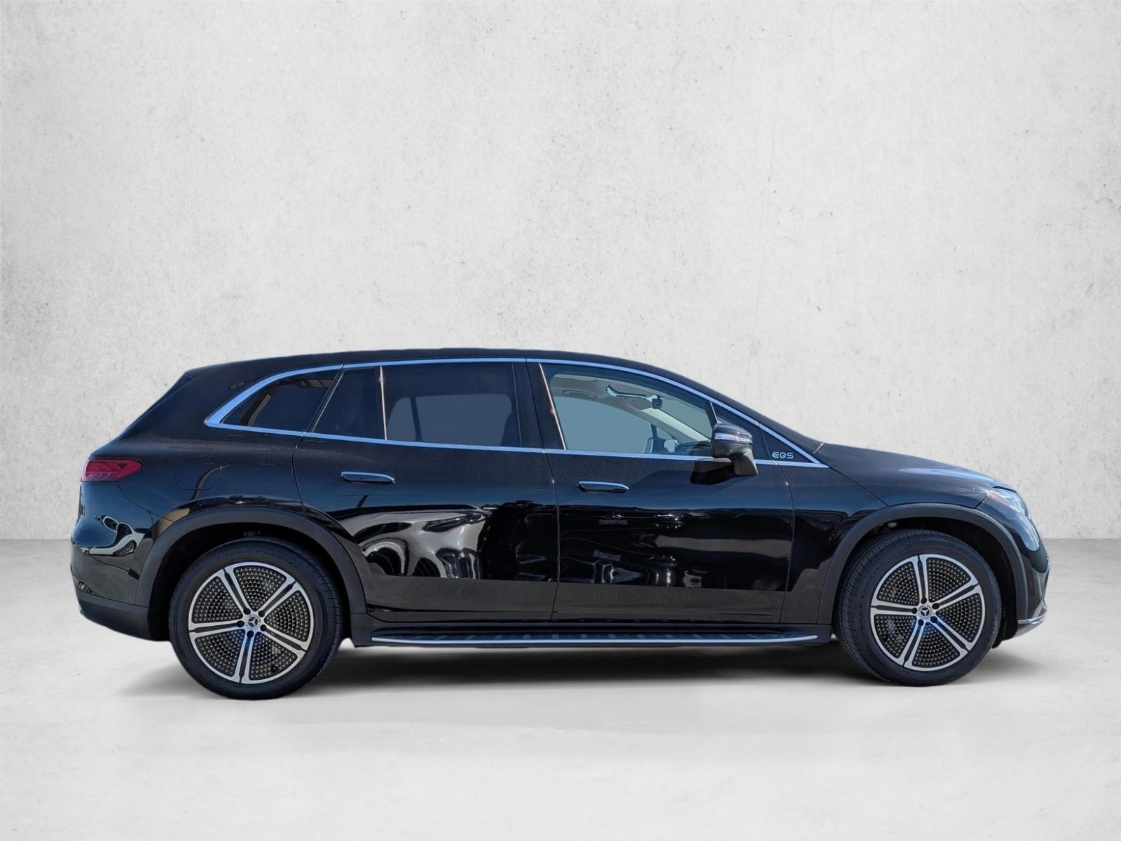 2023 Mercedes Benz EQS-Class SUV photo 4