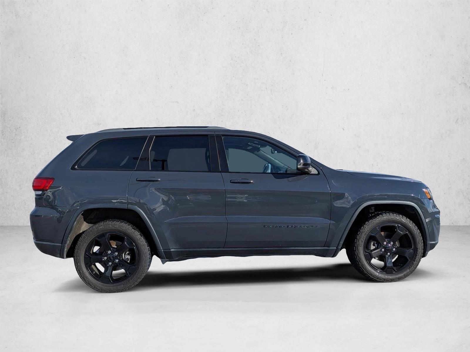 2018 Jeep Grand Cherokee Laredo photo 4