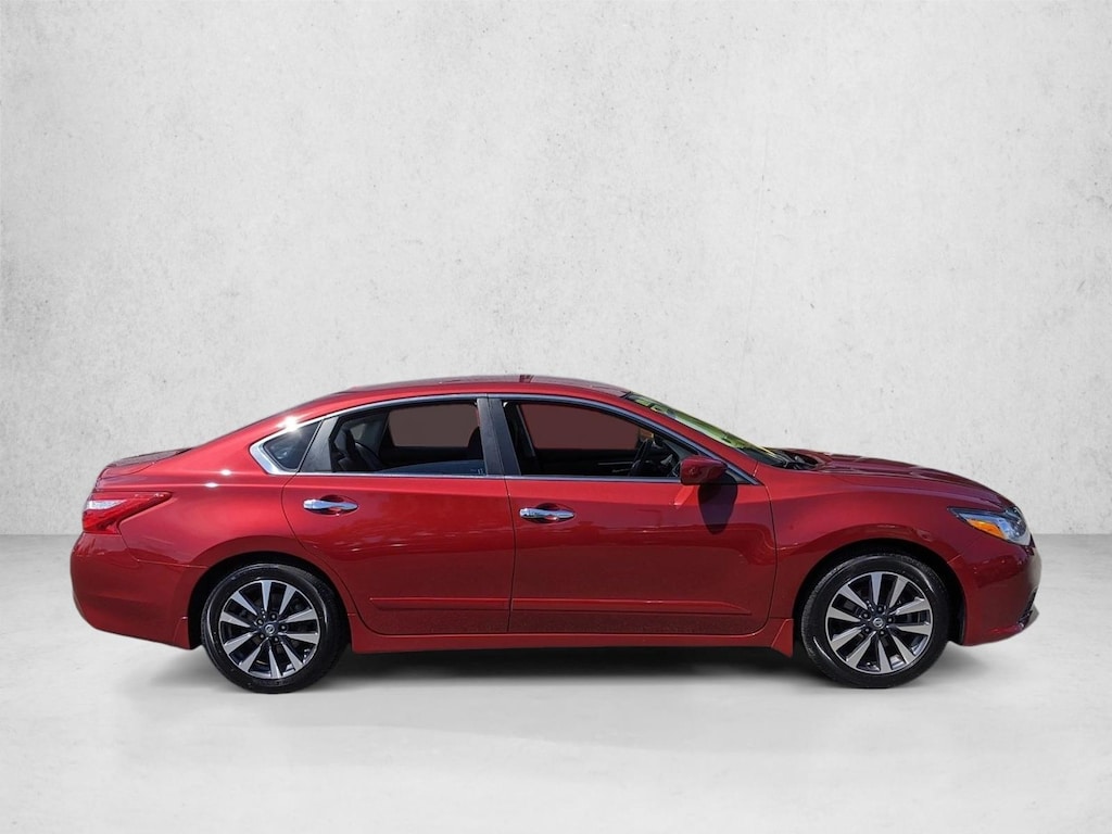 Used 2017 Nissan Altima 2.5 SV Sedan