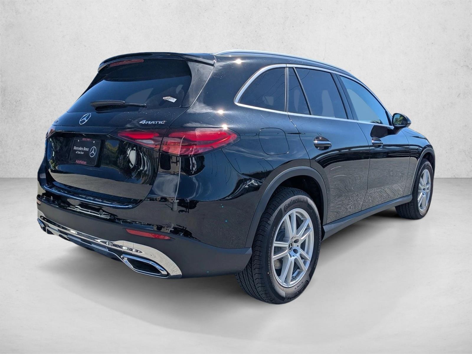2025 Mercedes Benz GLC 300 4MATIC photo 3