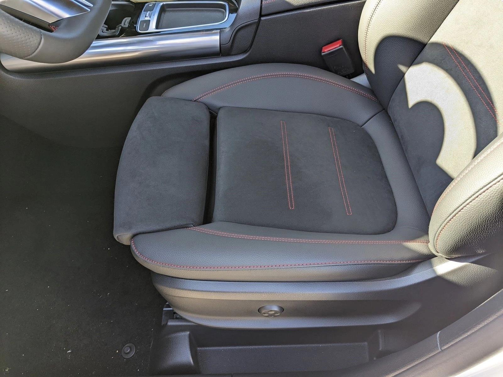 2025 Mercedes Benz GLA 250 photo 4