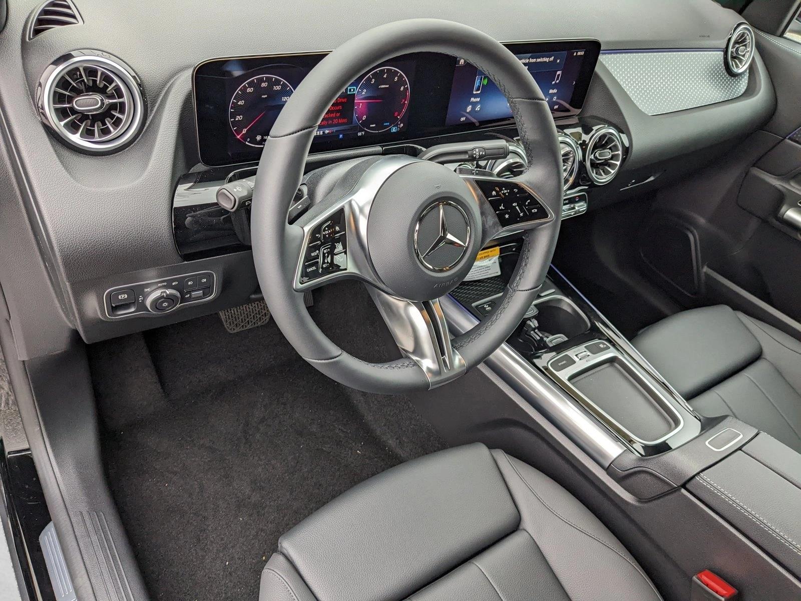 2025 Mercedes Benz GLA 250 photo 3