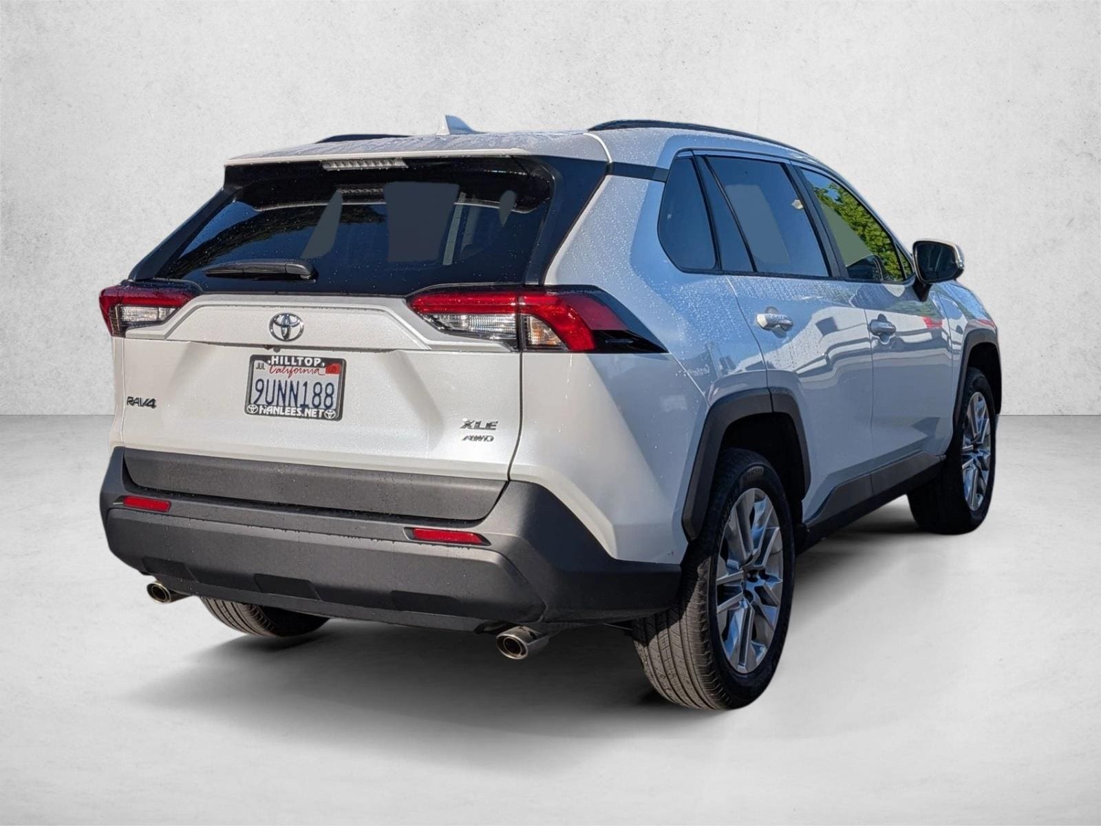 2025 Toyota RAV4 XLE Premium photo 4