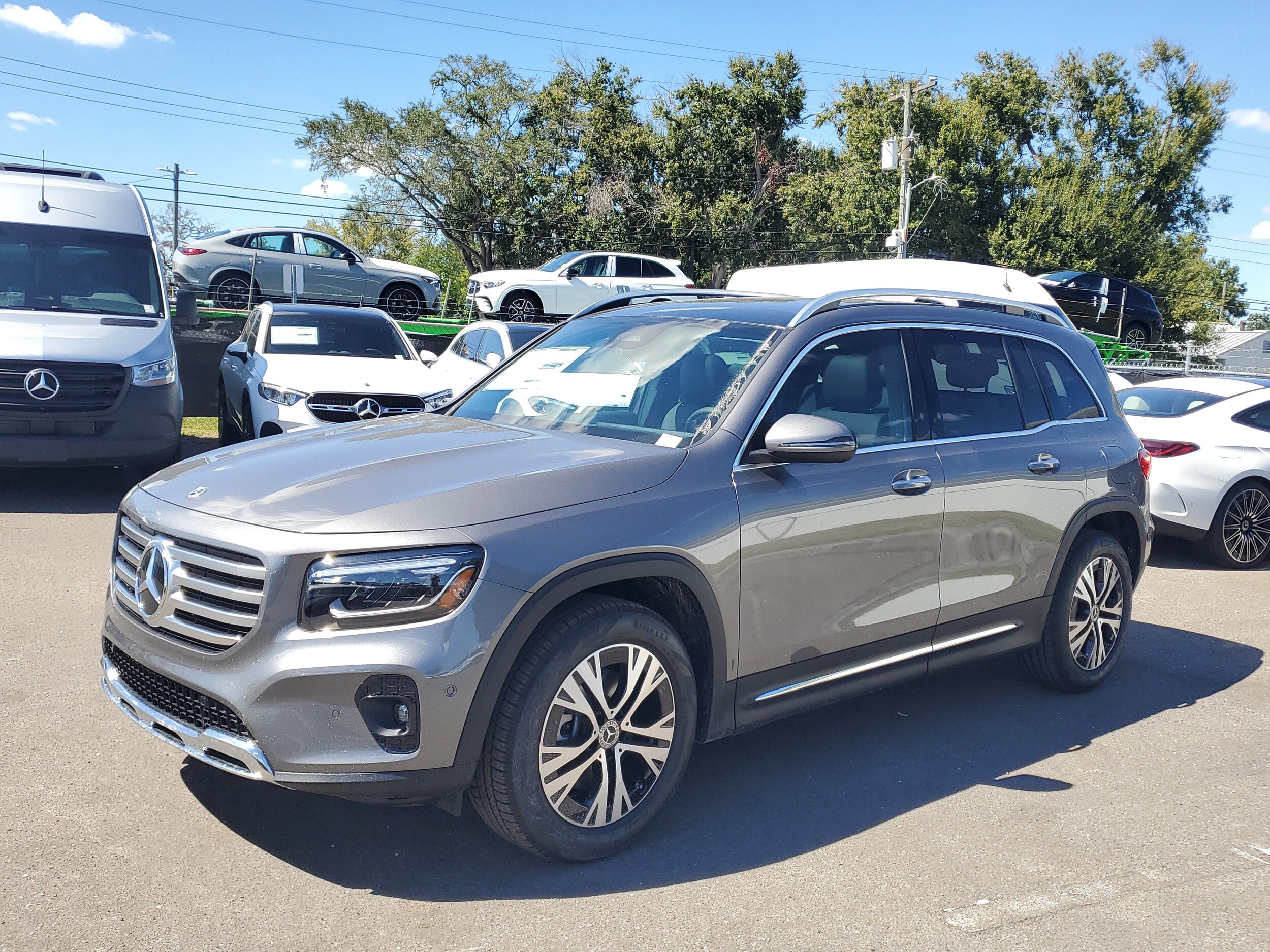 2026 Mercedes Benz GLB 250 photo 2