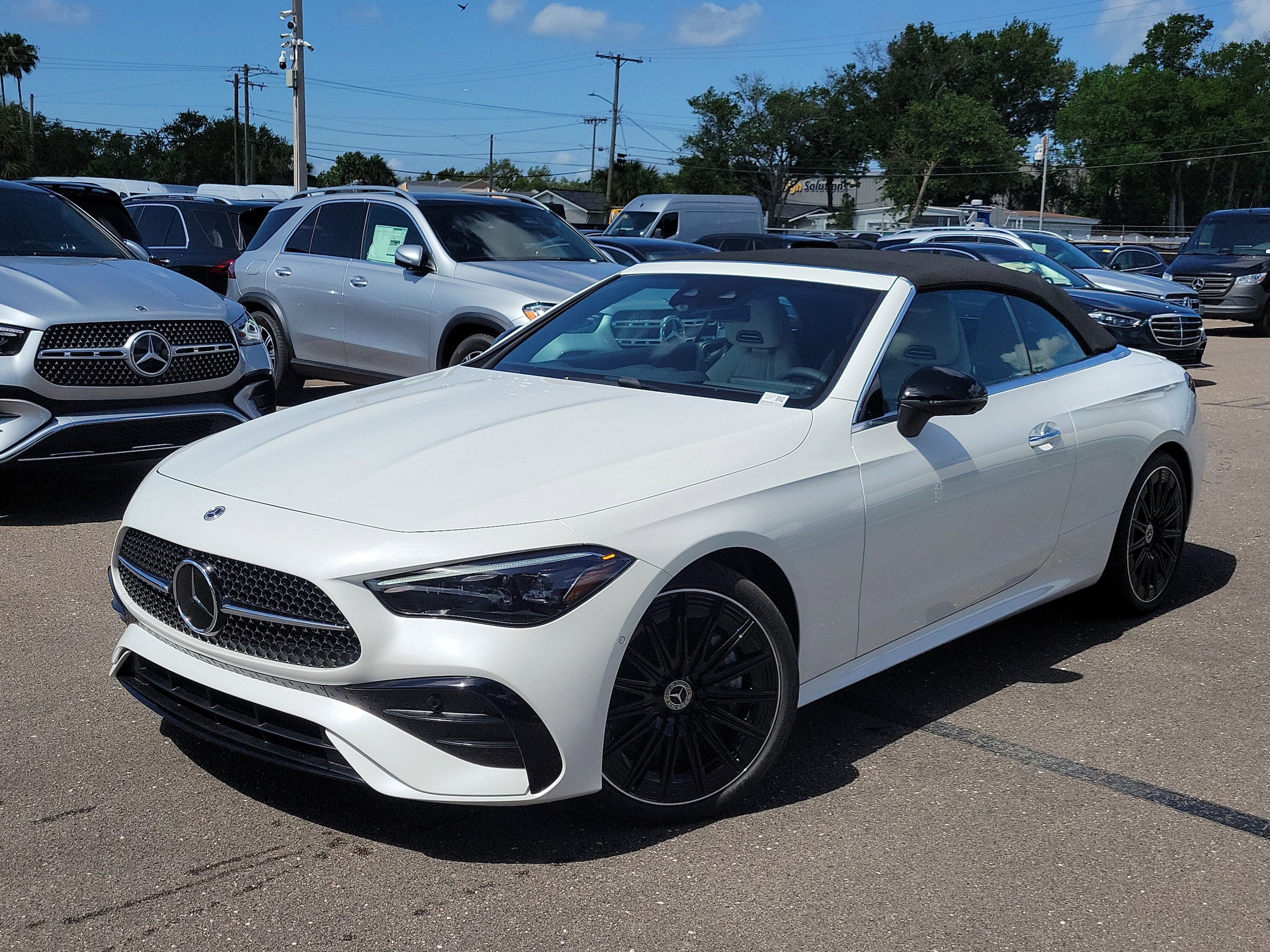 2026 Mercedes-Benz CLE CLE 450 4Matic Cabriolet's photo