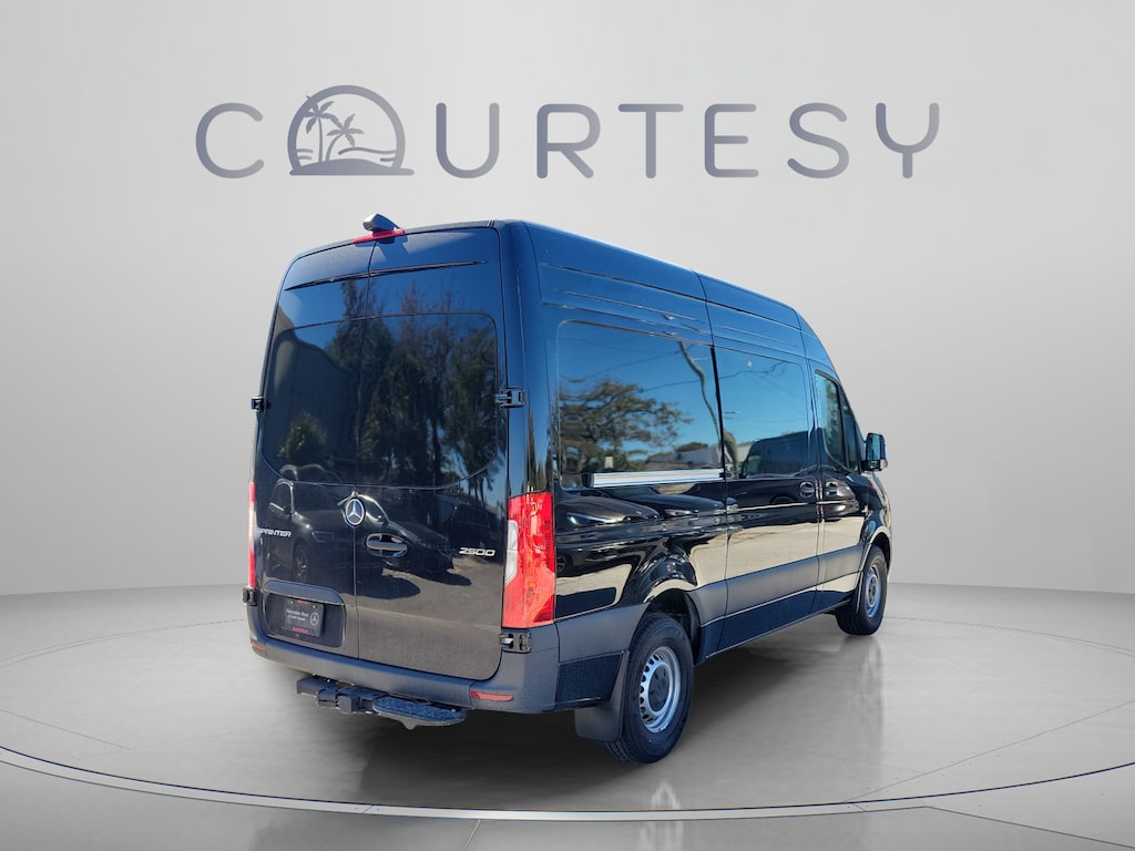 New 2026 Mercedes-Benz Sprinter 2500 Standard Roof 4-Cyl Diesel HO Van Crew Van