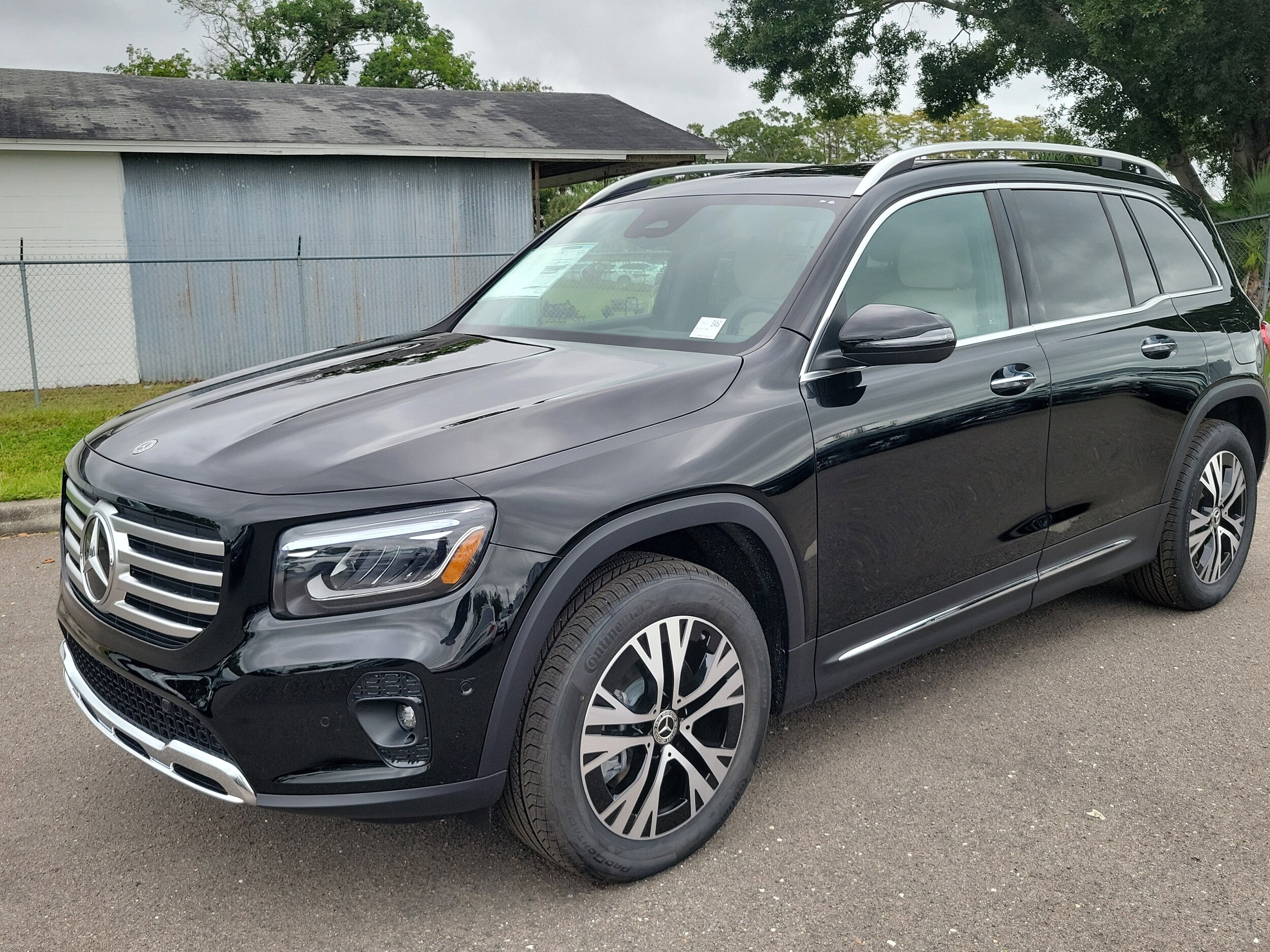 2026 Mercedes Benz GLB 250 photo 2