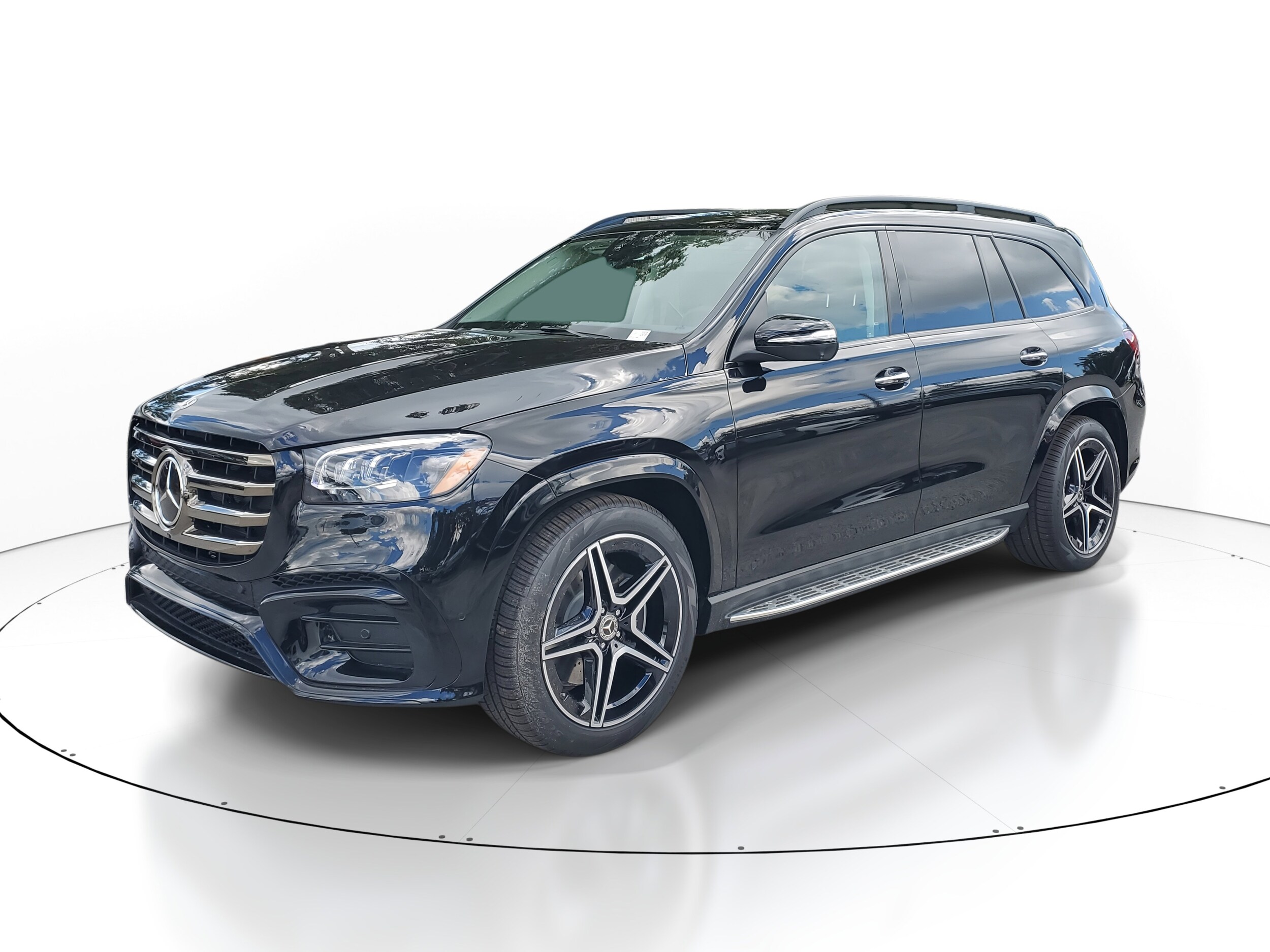 2026 Mercedes Benz GLS 450 4MATIC photo 3