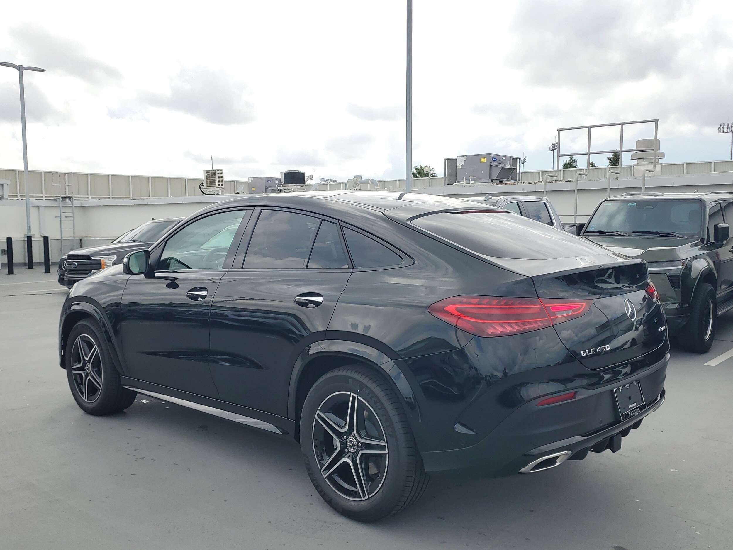 2026 Mercedes Benz GLE 450 4MATIC photo 3