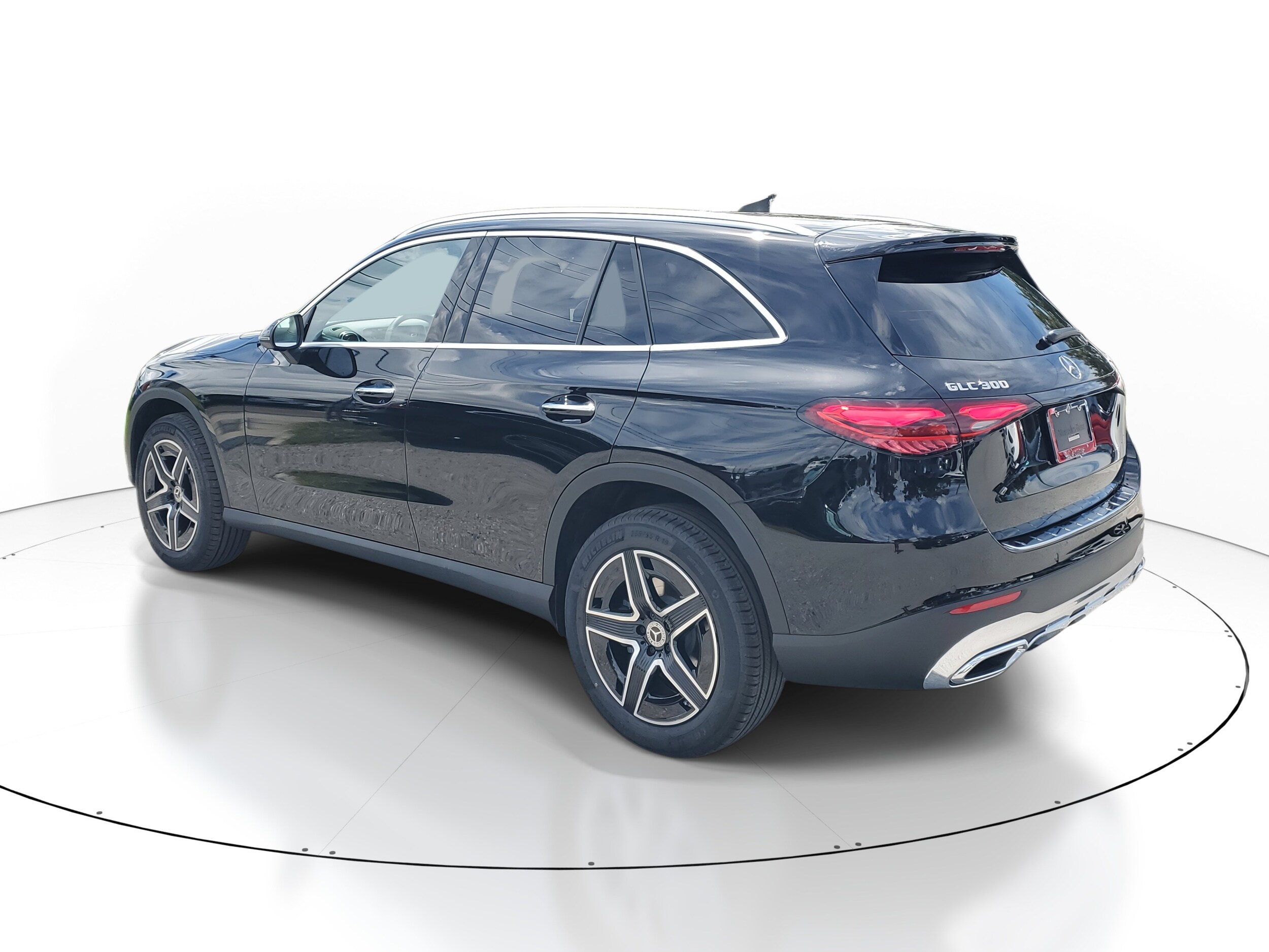 2026 Mercedes Benz GLC 300 4MATIC photo 3