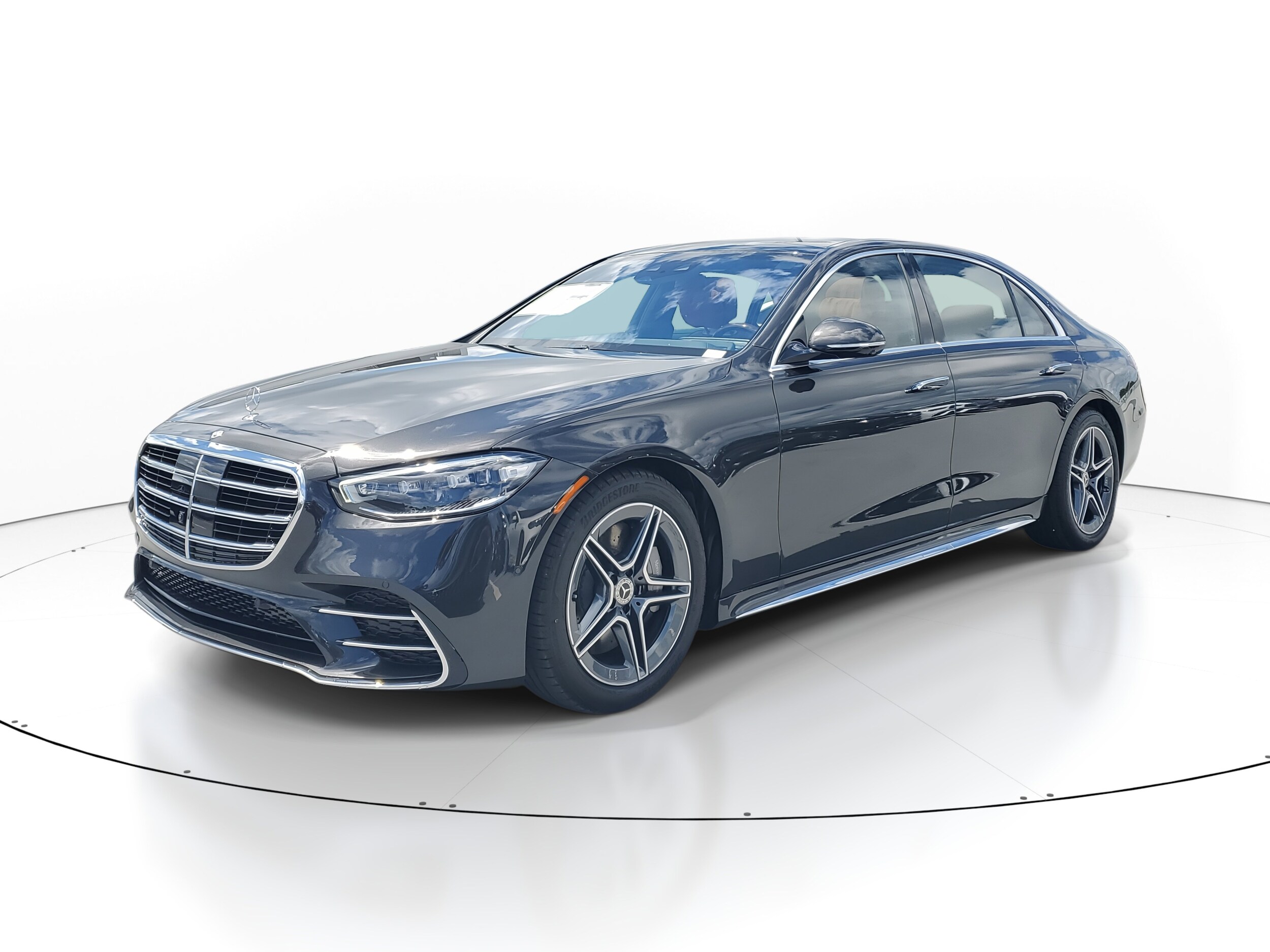 2026 Mercedes Benz S 580 4MATIC photo 2