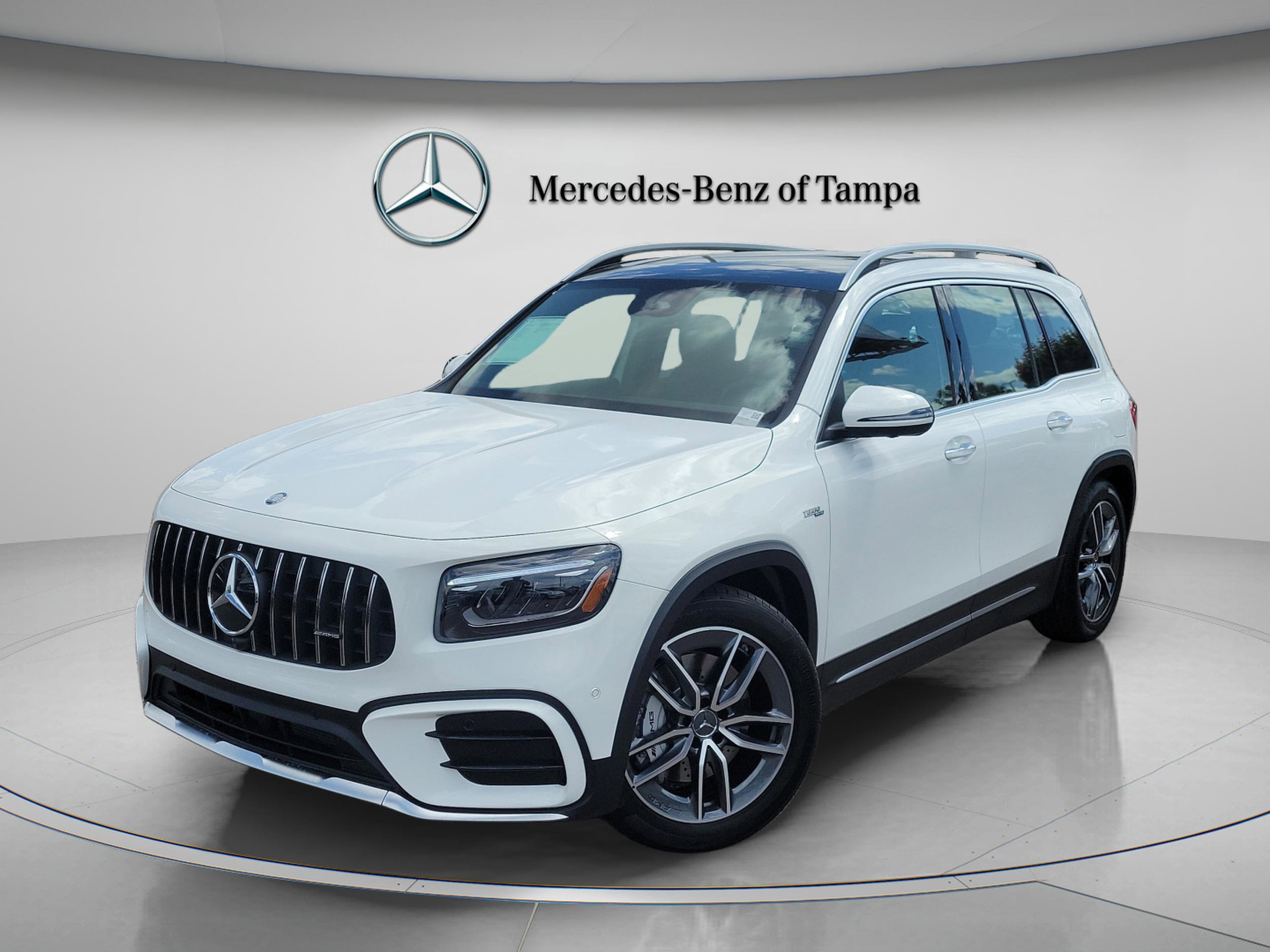 2026 Mercedes-Benz GLB GLB 35 AMG 4MATIC's photo