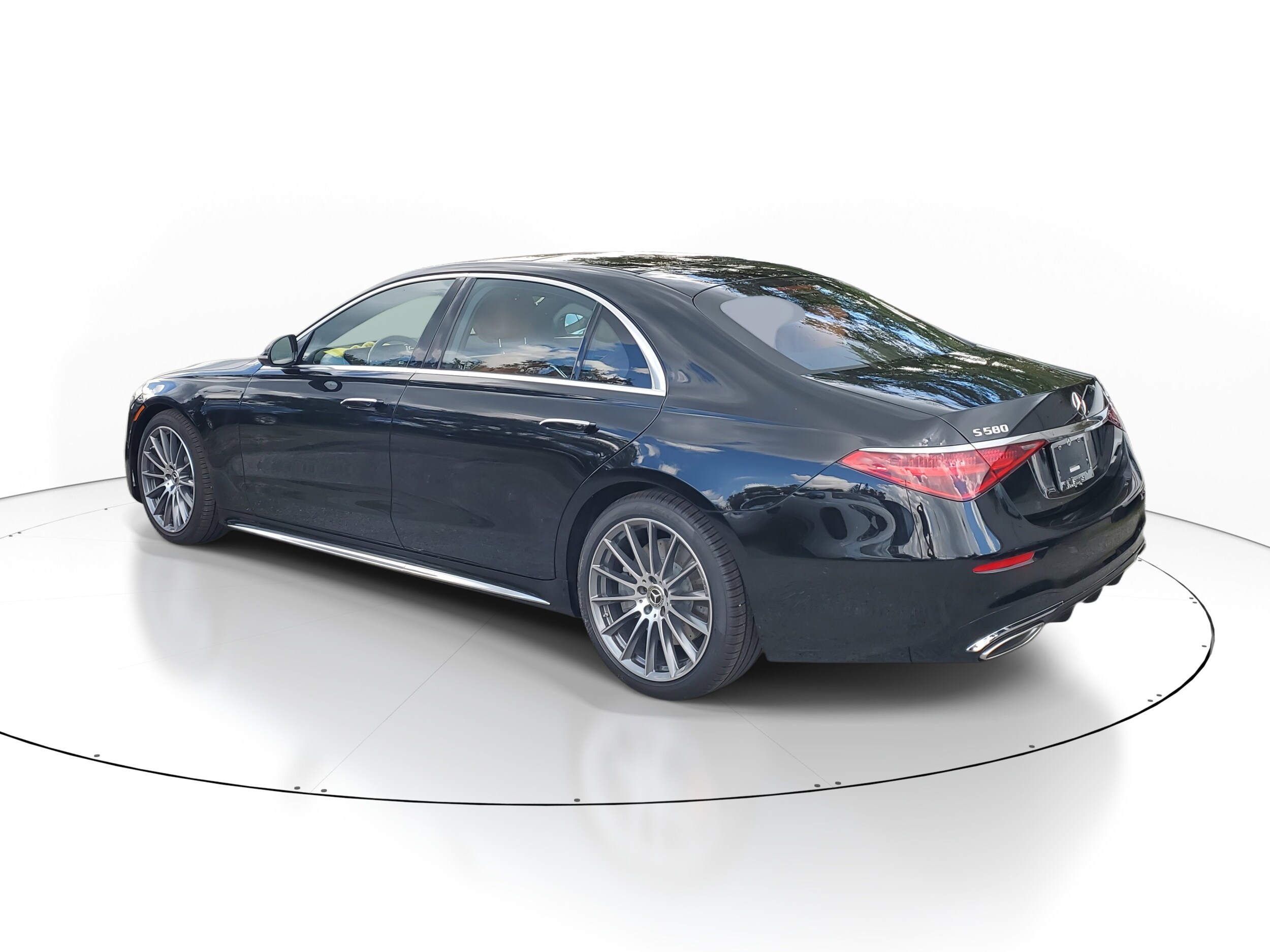 2026 Mercedes Benz S 580 4MATIC photo 3
