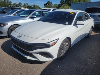 2024 Hyundai Elantra SEL Sedan