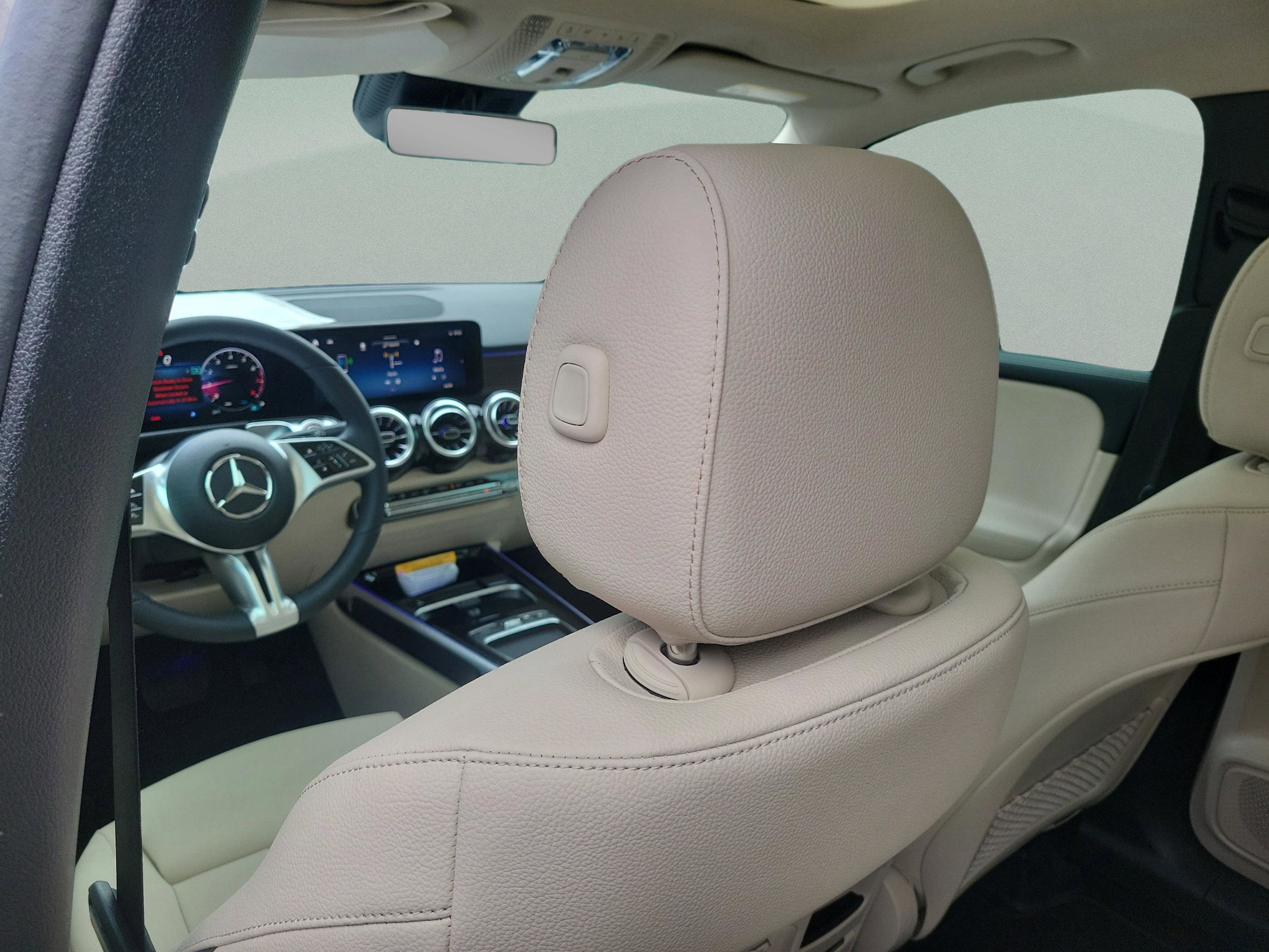 2026 Mercedes-Benz GLB GLB 250 - Photo 11