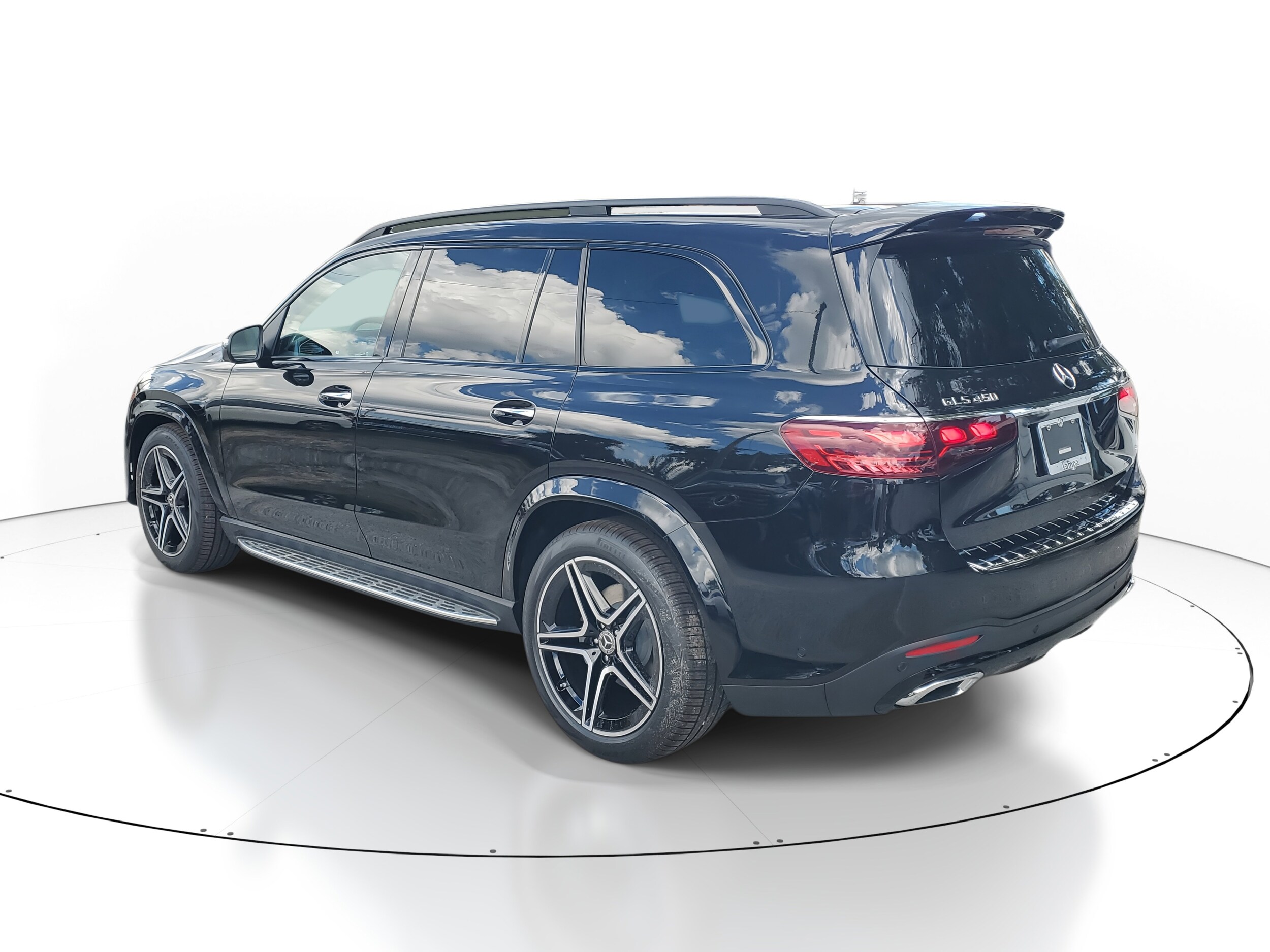 2026 Mercedes Benz GLS 450 4MATIC photo 4