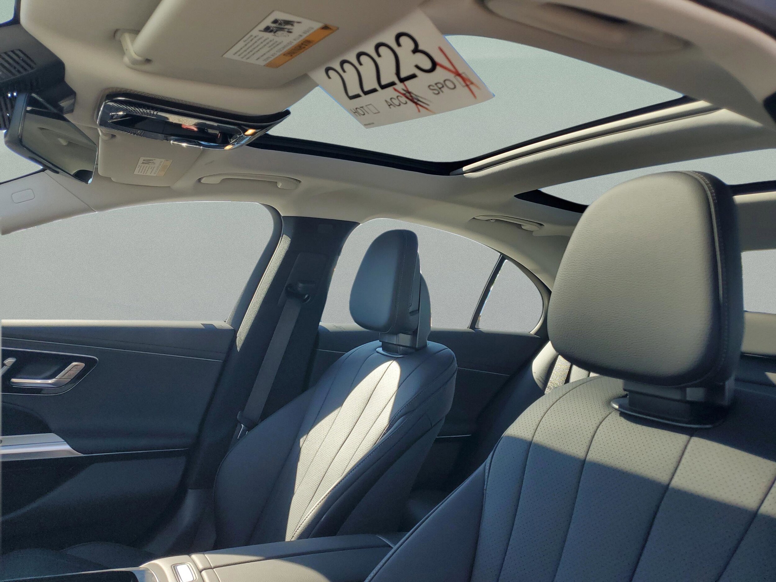 2026 Mercedes-Benz E-Class E350 - Photo 16