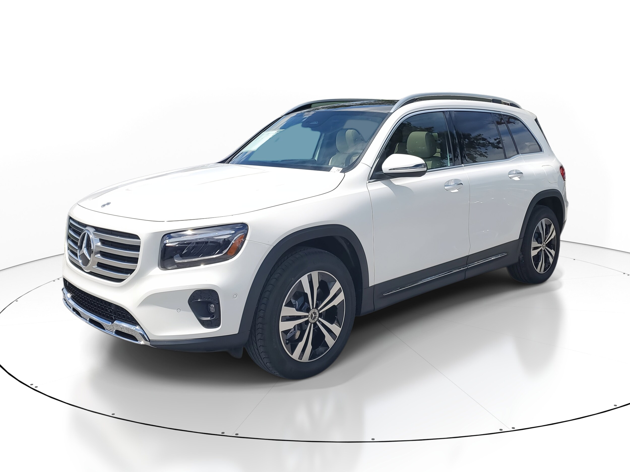 2026 Mercedes Benz GLB 250 photo 3