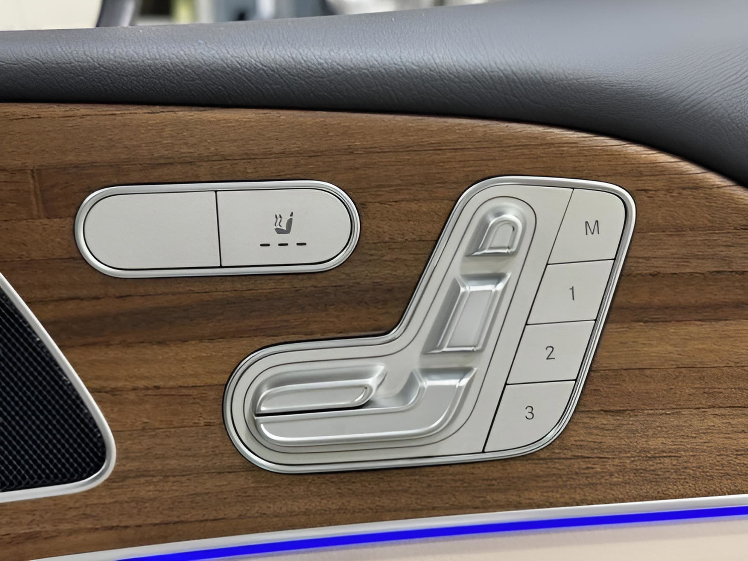 2025 Mercedes-Benz GLE GLE450 - Photo 23