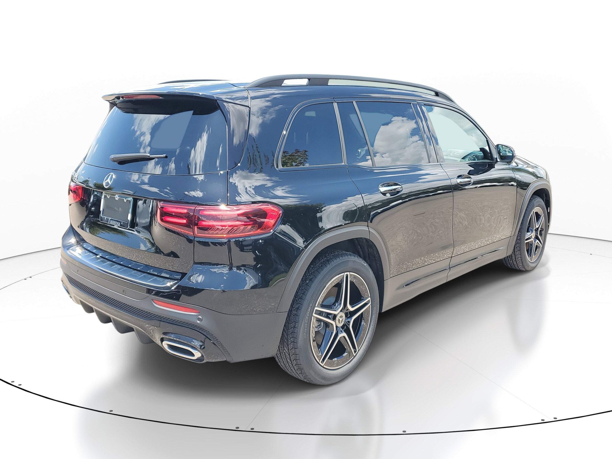 2025 Mercedes Benz GLB 250 photo 4