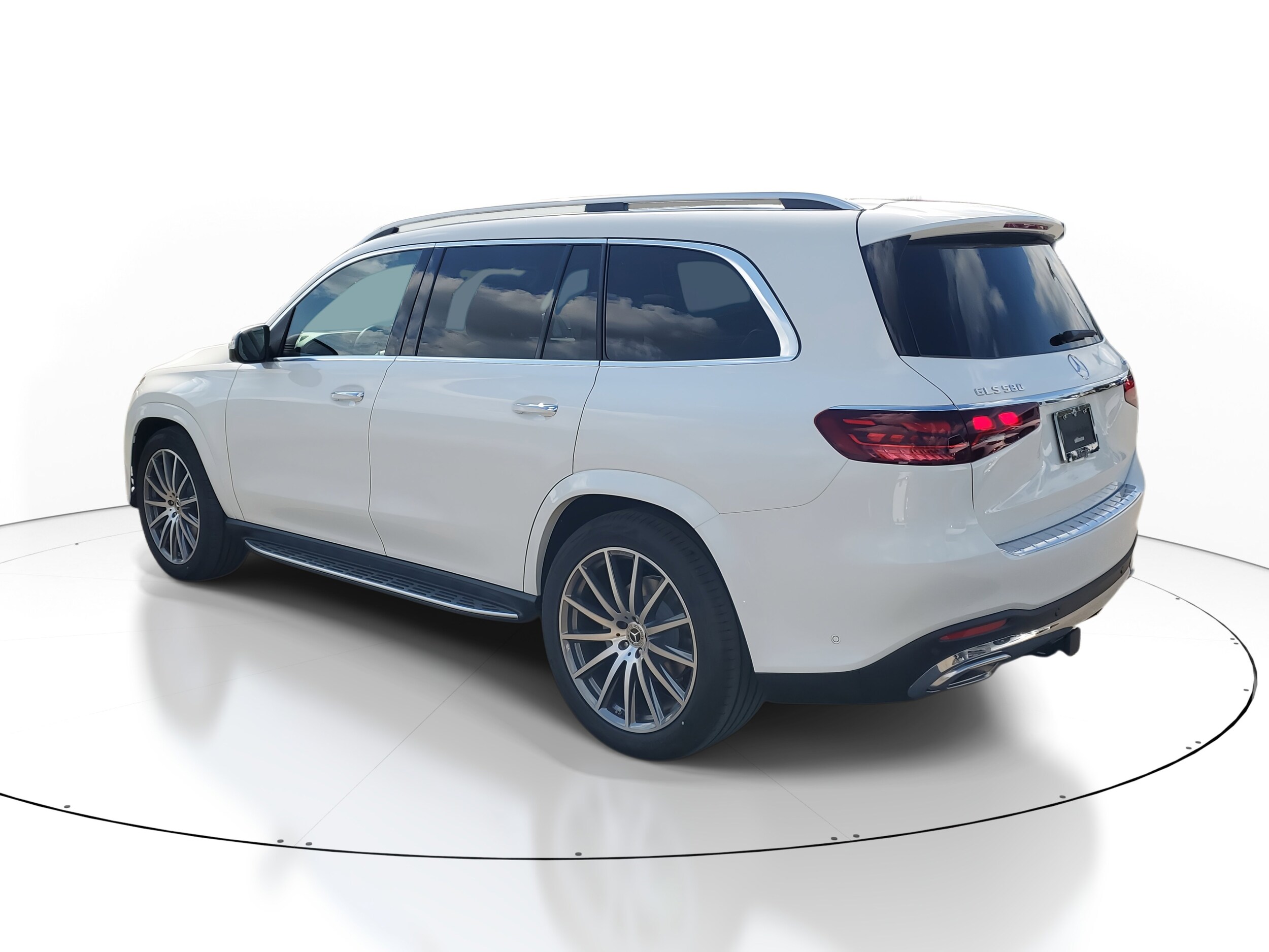 2026 Mercedes Benz GLS 580 4MATIC photo 2