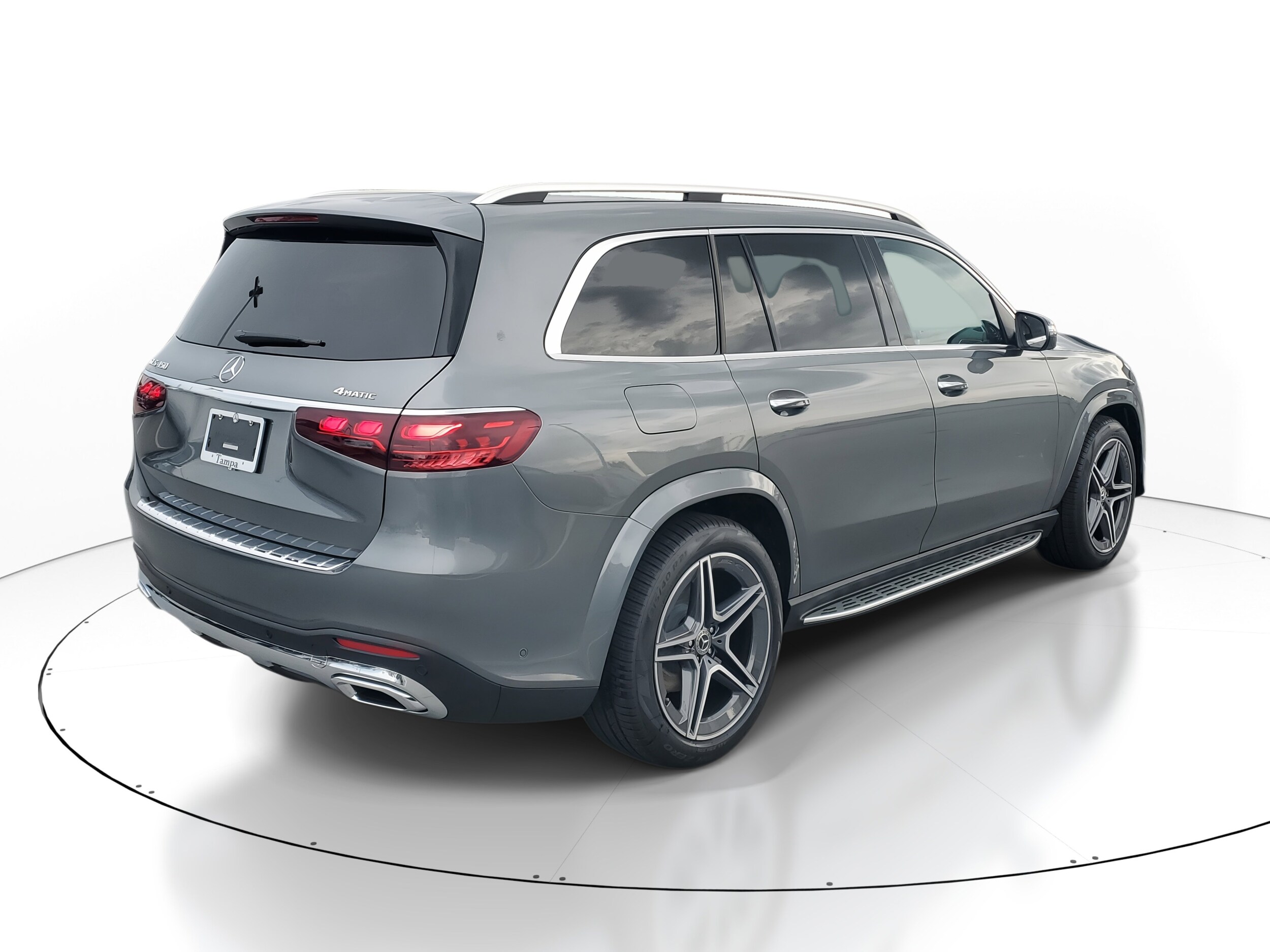 2026 Mercedes Benz GLS 450 4MATIC photo 3