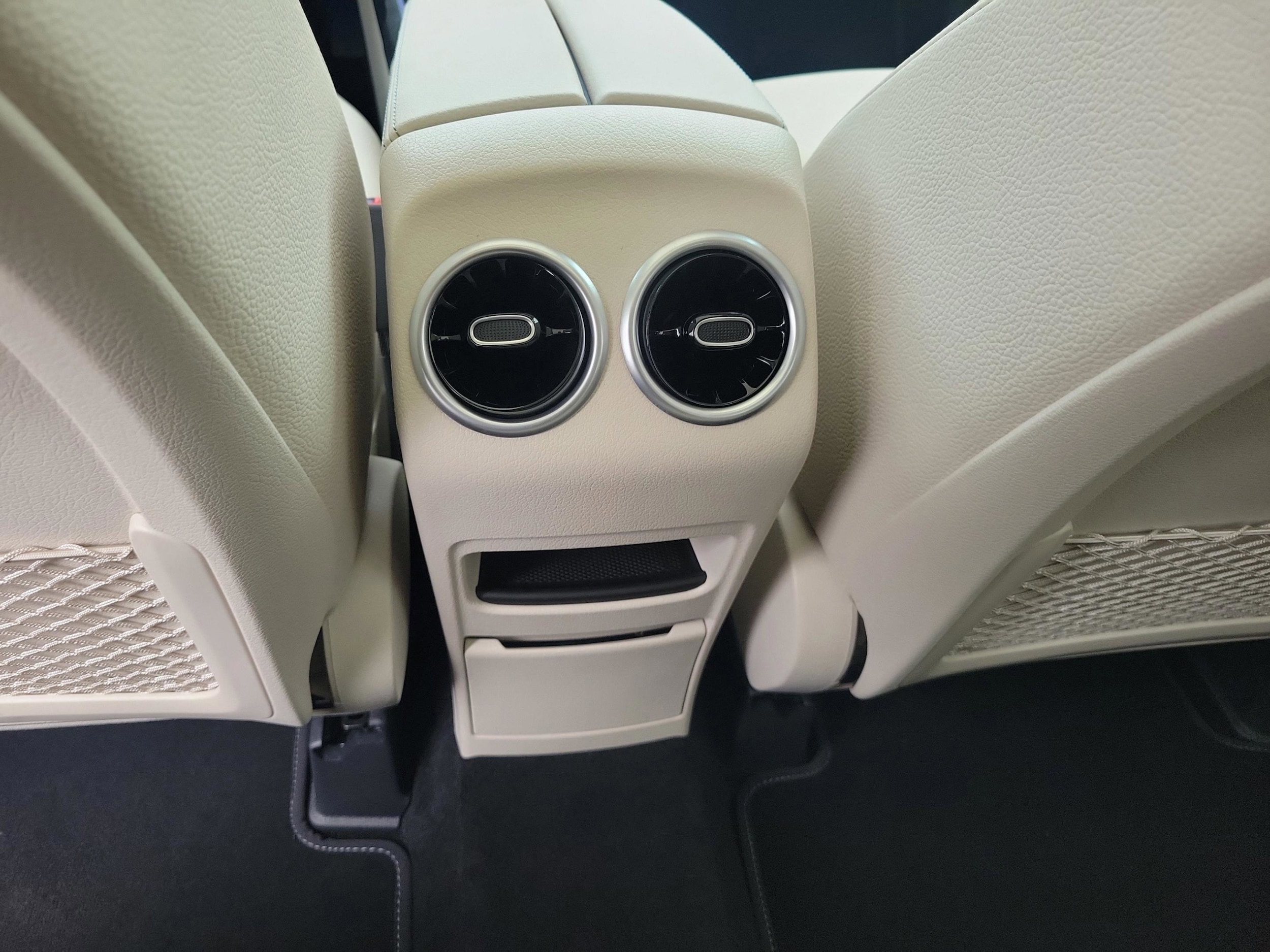 2026 Mercedes-Benz GLB GLB 250 - Photo 12