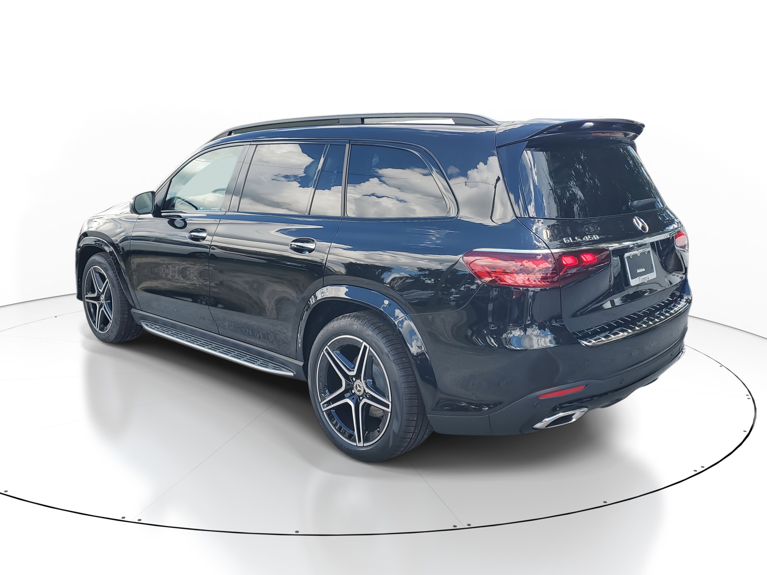 2026 Mercedes Benz GLS 450 4MATIC photo 3