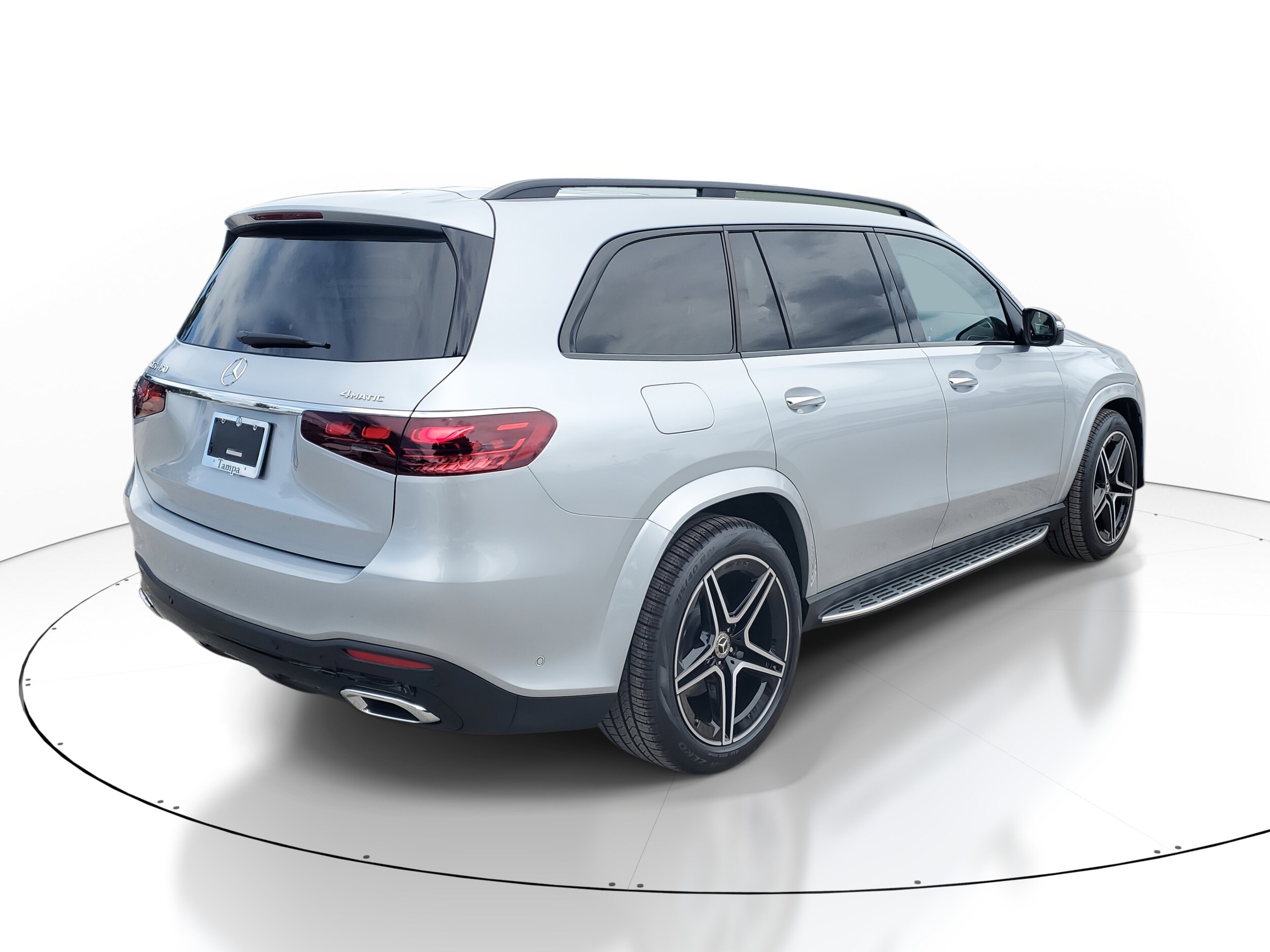 2026 Mercedes Benz GLS 450 4MATIC photo 4