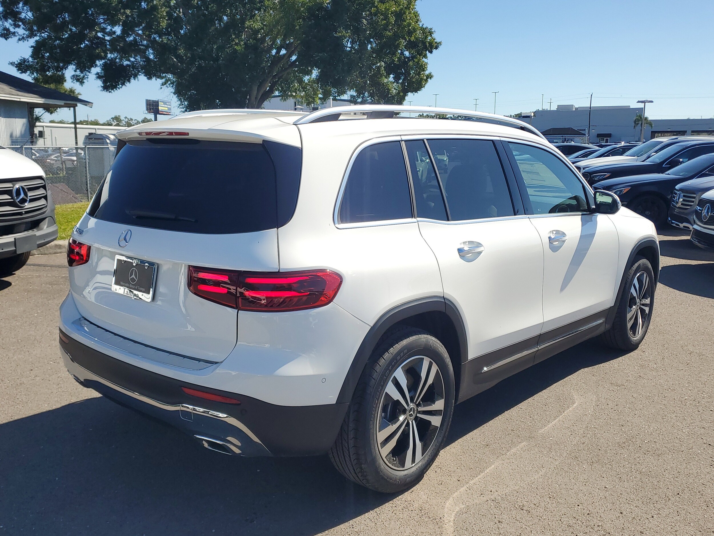 2026 Mercedes Benz GLB 250 photo 4