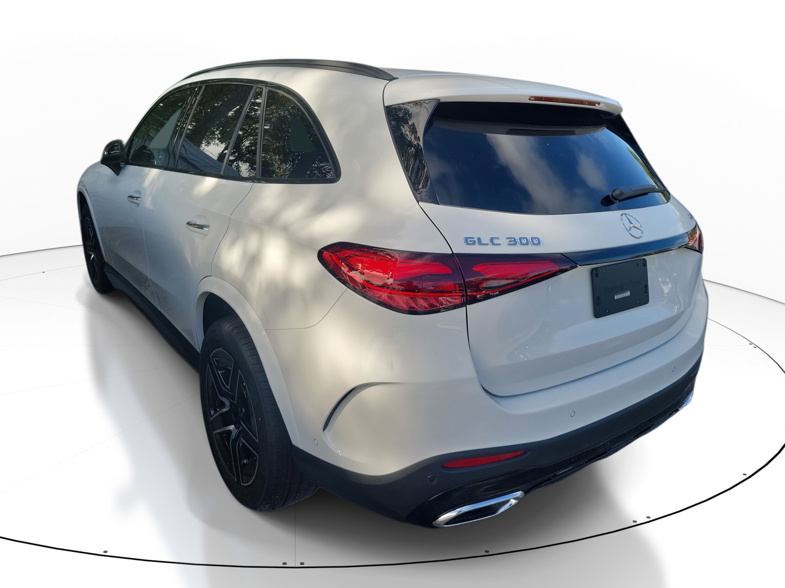 2026 Mercedes Benz GLC 300 4MATIC photo 3