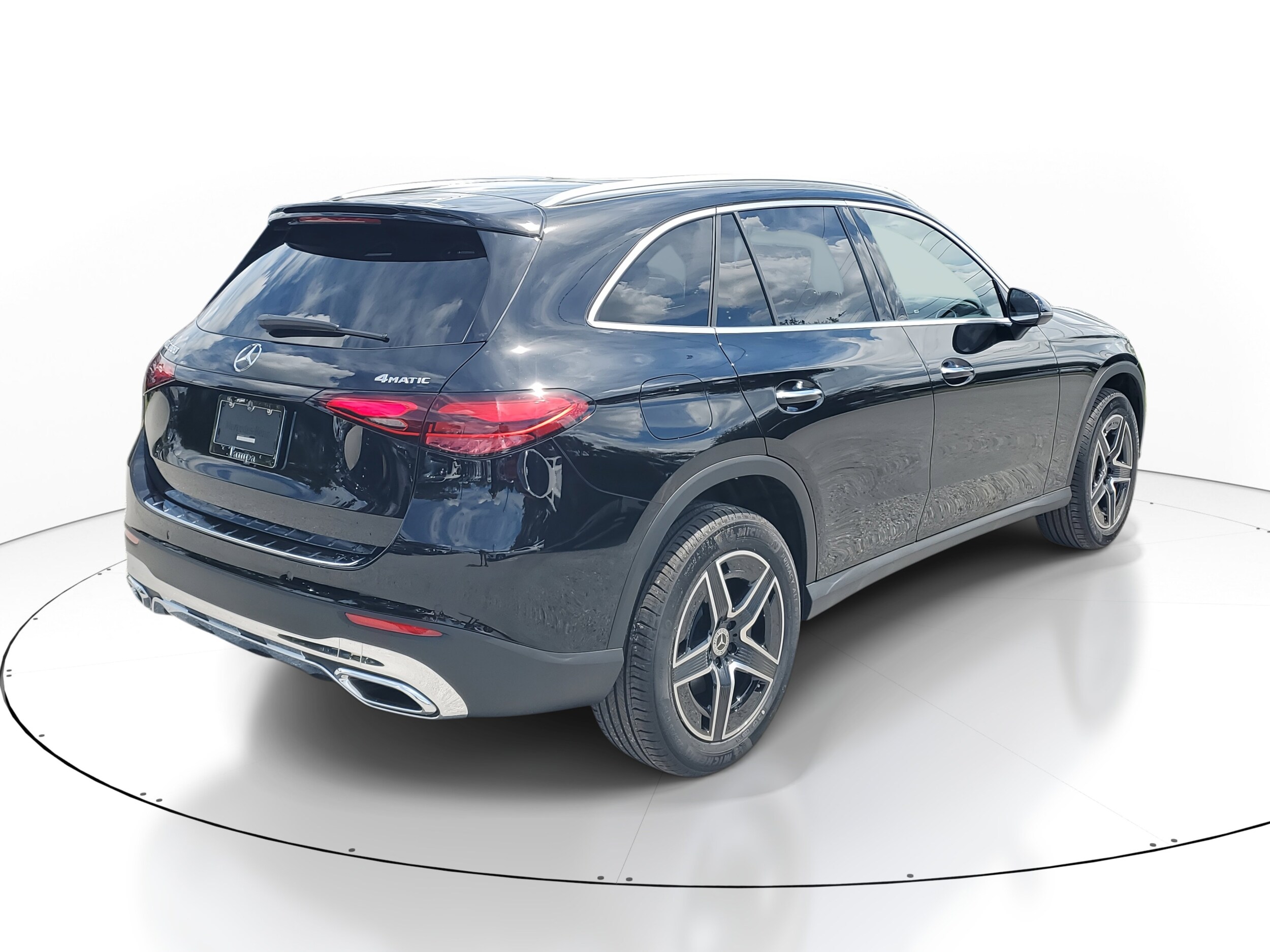 2026 Mercedes Benz GLC 300 4MATIC photo 4