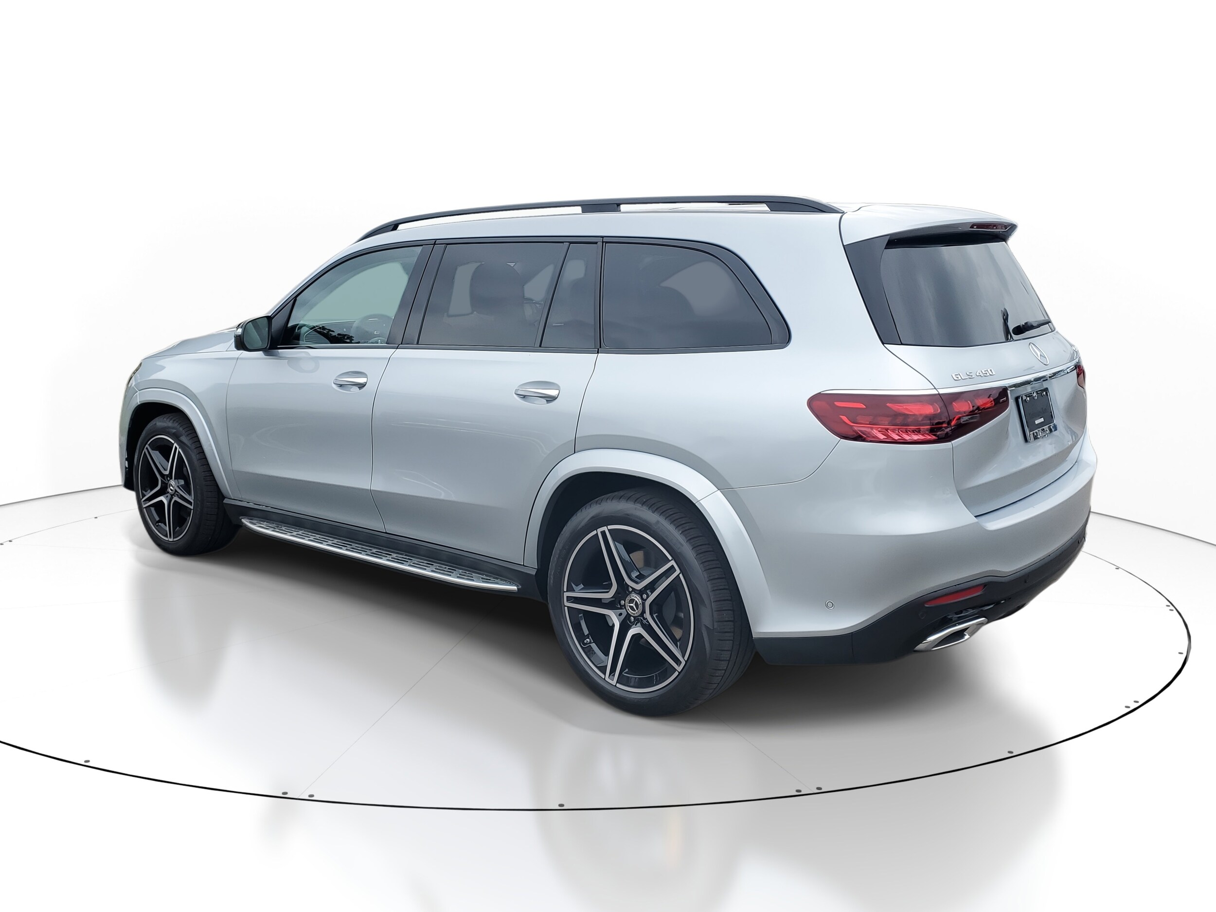 2026 Mercedes Benz GLS 450 4MATIC photo 3