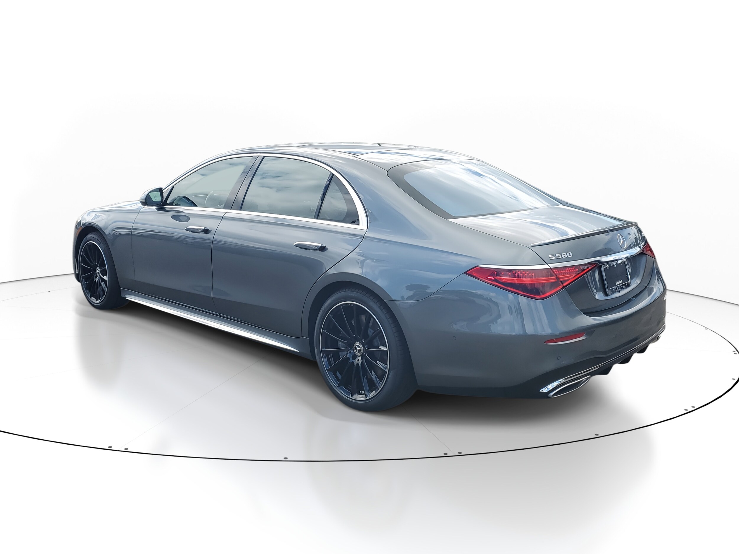 2026 Mercedes Benz S 580 4MATIC photo 3