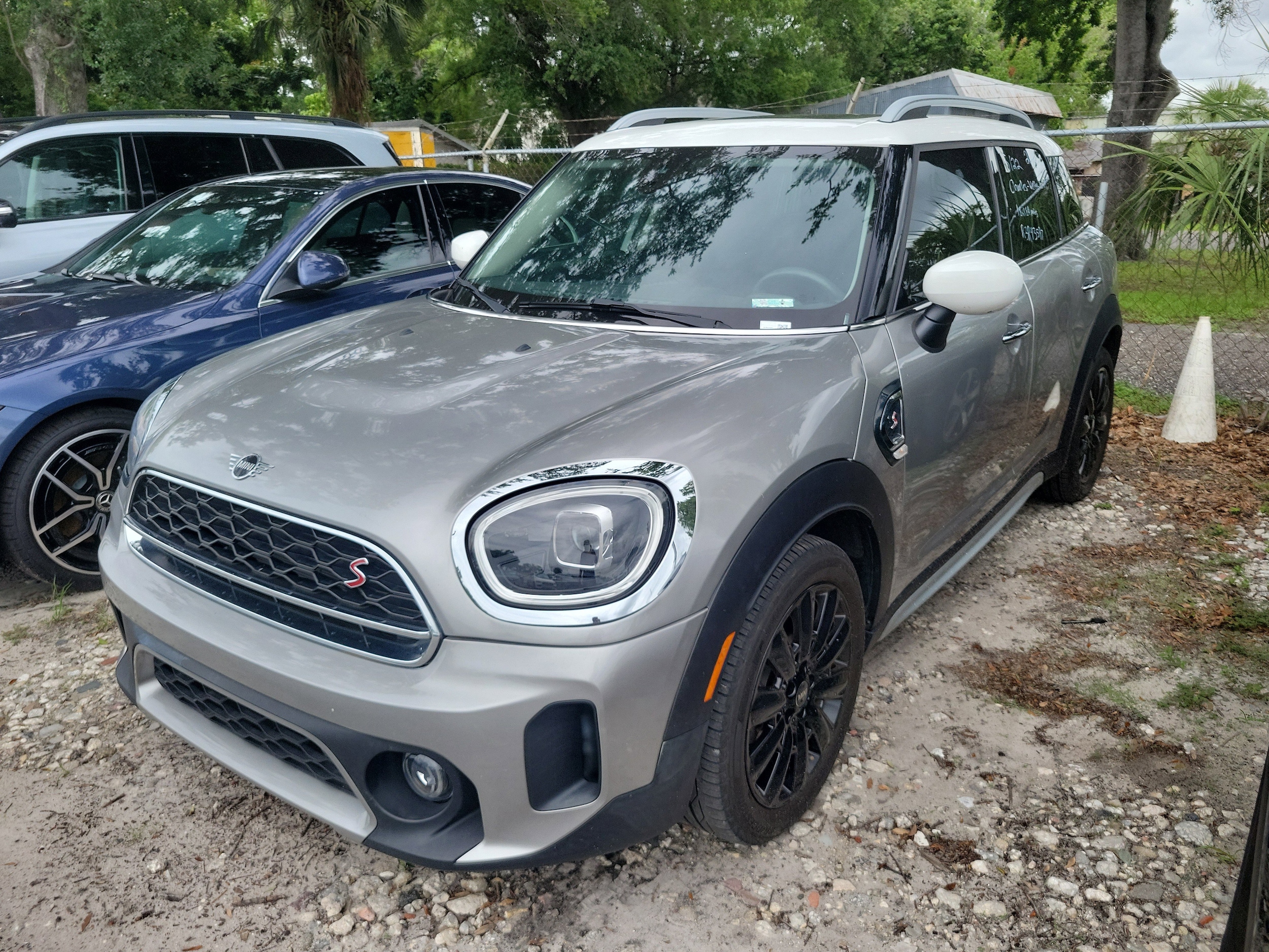 2024 MINI Countryman Cooper S's photo