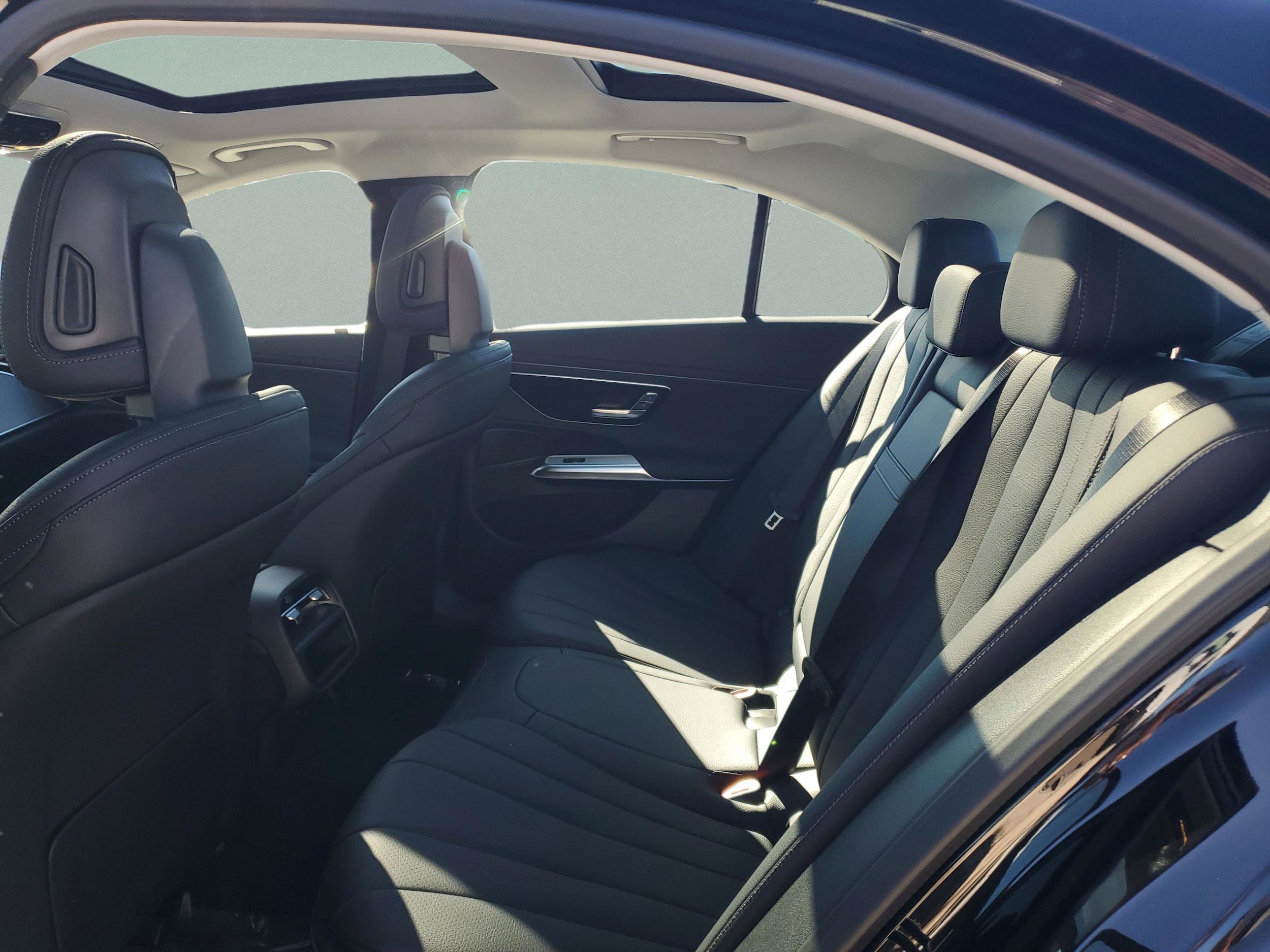 2026 Mercedes-Benz E-Class E350 - Photo 27