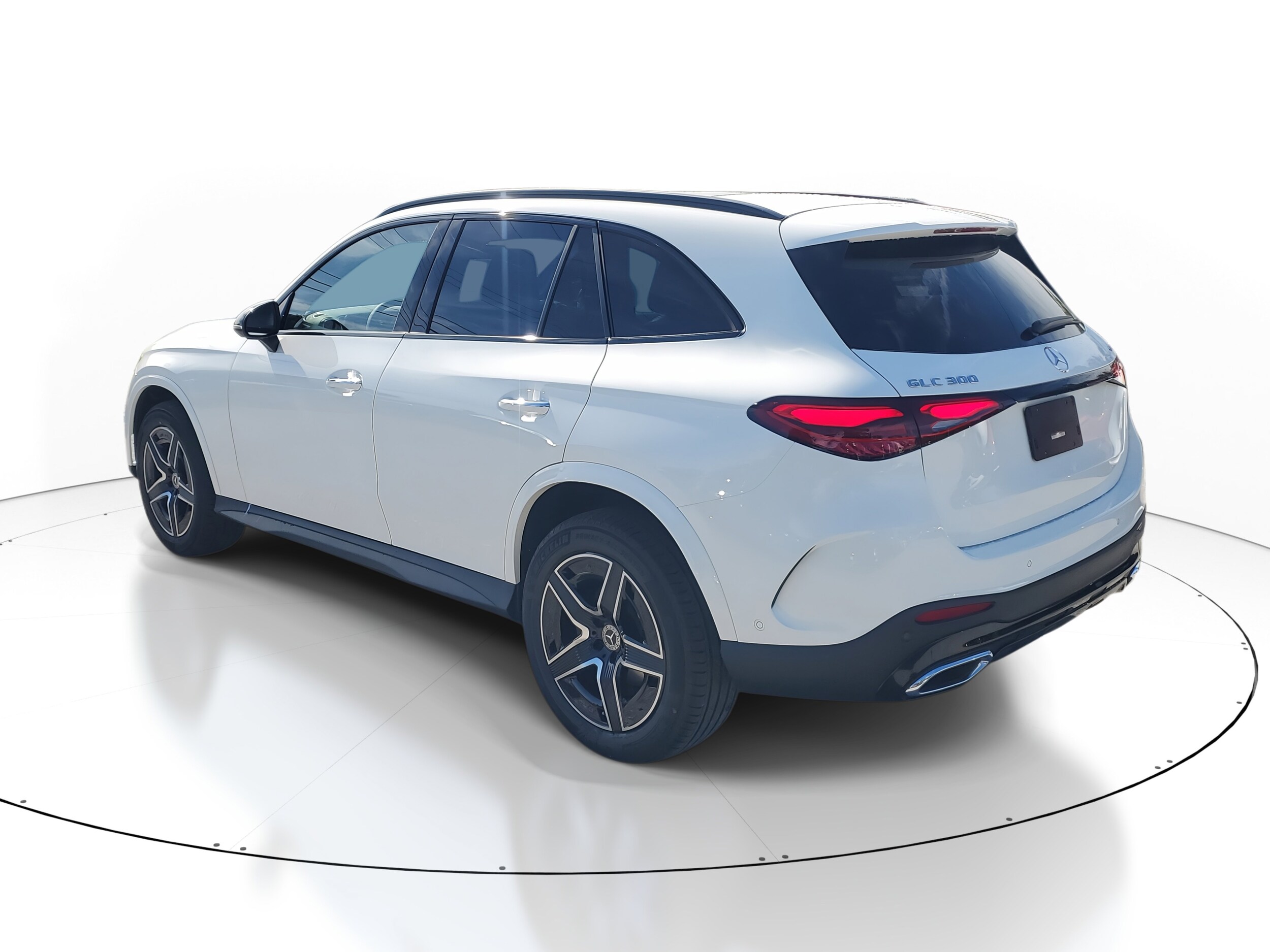 2026 Mercedes Benz GLC 300 4MATIC photo 4