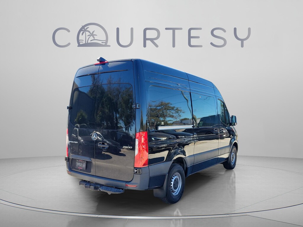New 2026 Mercedes-Benz Sprinter 2500 Standard Roof 4-Cyl Diesel HO Van Crew Van
