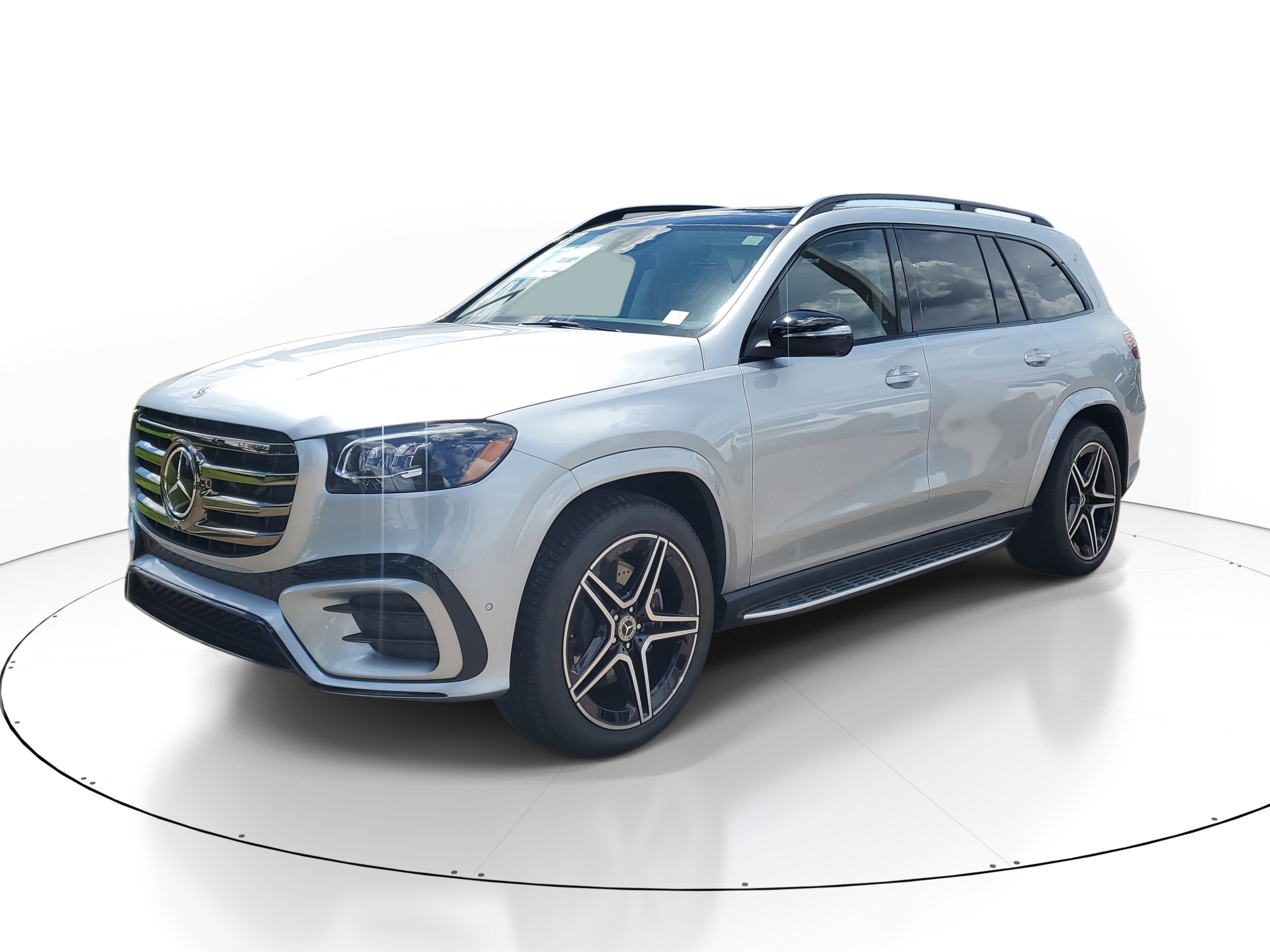 2026 Mercedes Benz GLS 450 4MATIC photo 3