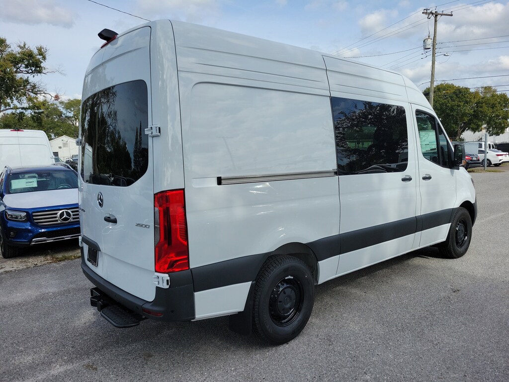 New 2026 Mercedes-Benz Sprinter 2500 Standard Roof 4-Cyl Diesel Van Crew Van