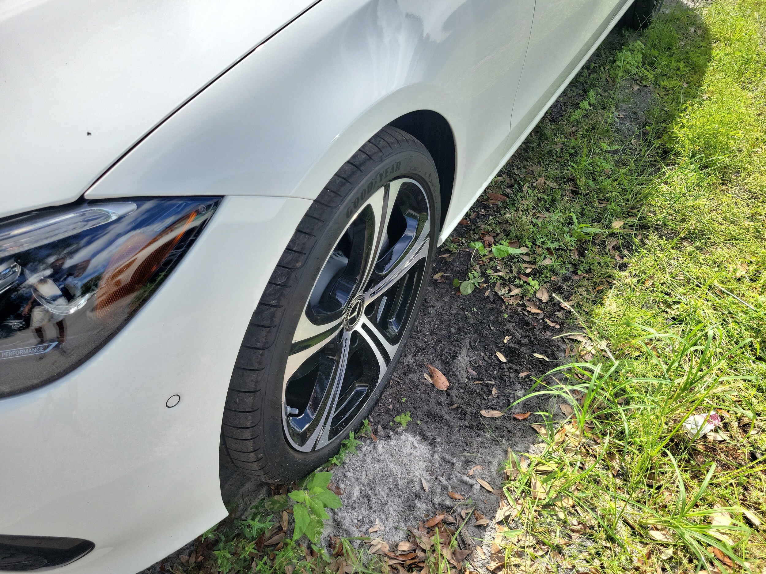 2025 Mercedes Benz C 300 Sedan photo 4