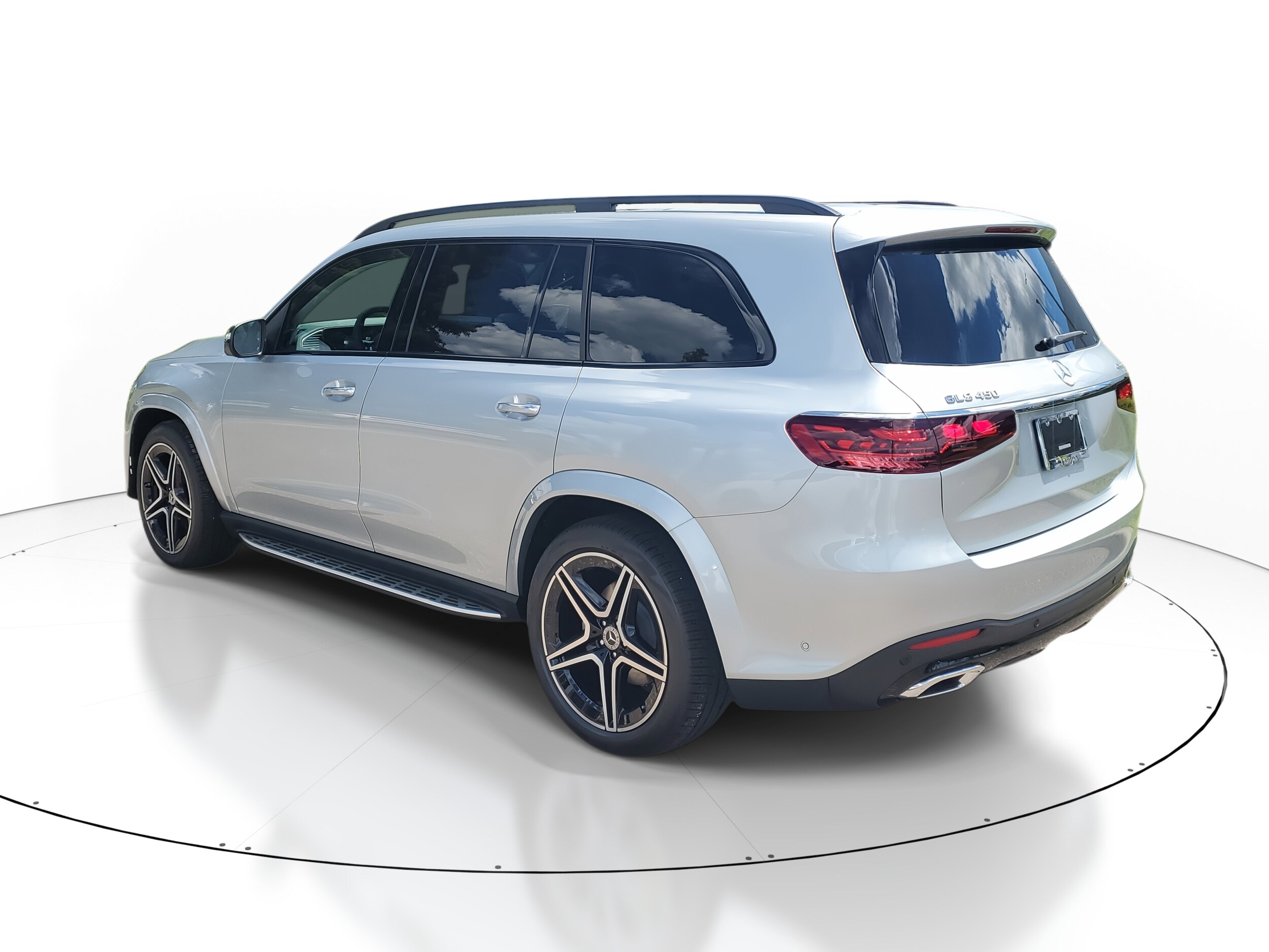 2026 Mercedes Benz GLS 450 4MATIC photo 4